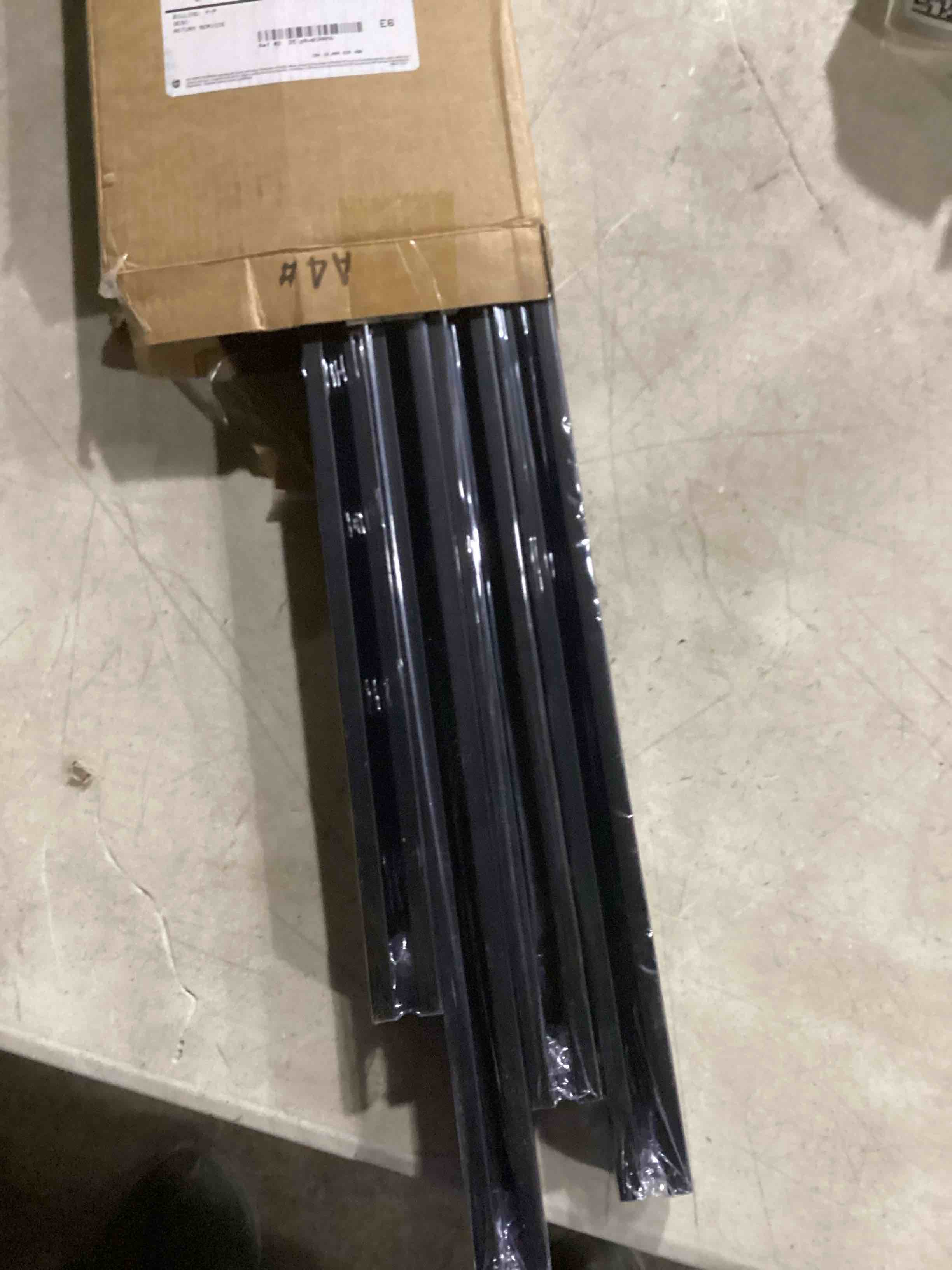 https://s3.amazonaws.com/lotting-images-prod/bidfta/GRA2250002_1741026009688.jpeg