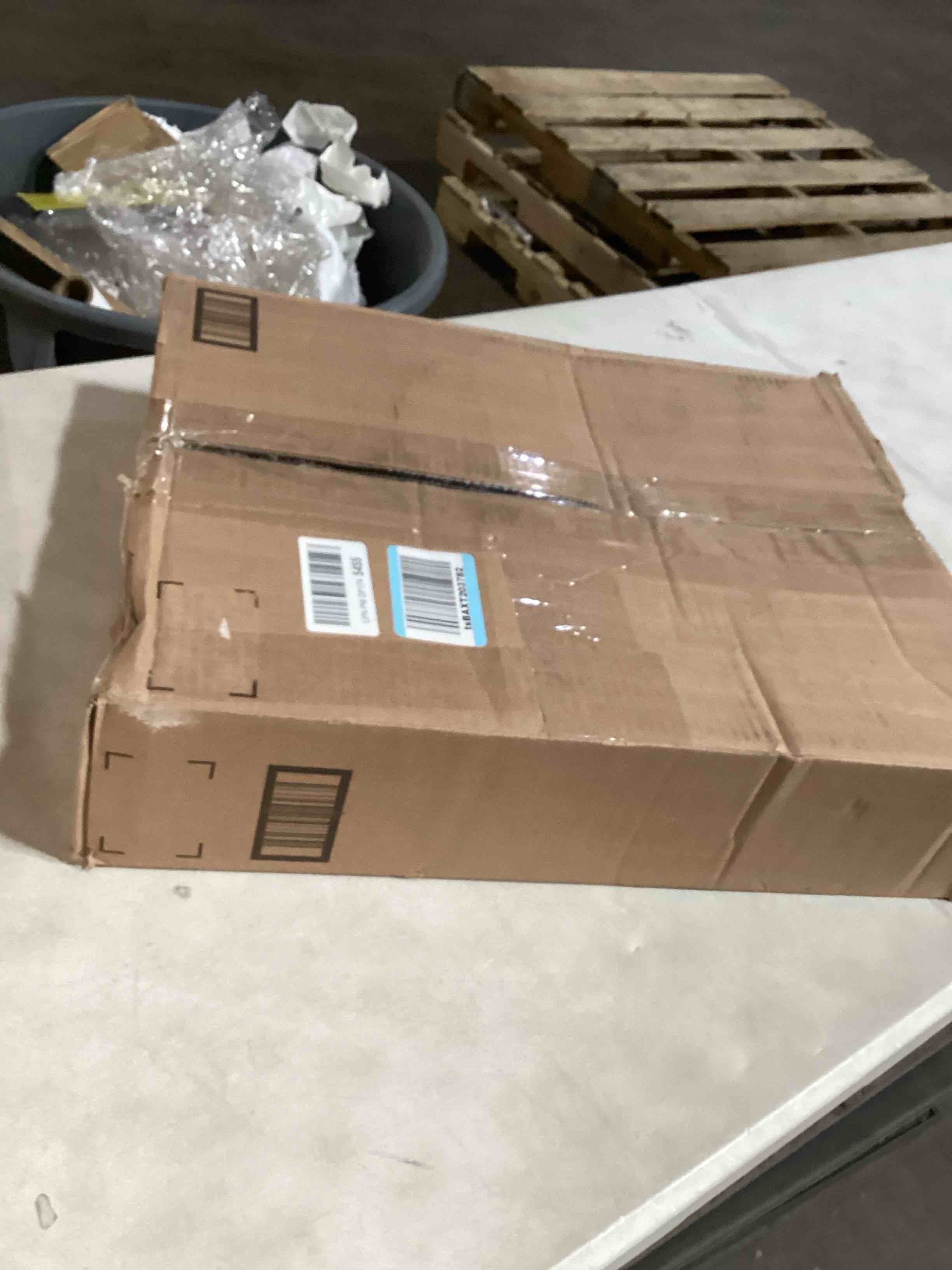 https://s3.amazonaws.com/lotting-images-prod/bidfta/GRA2250360_1741876994358.jpeg