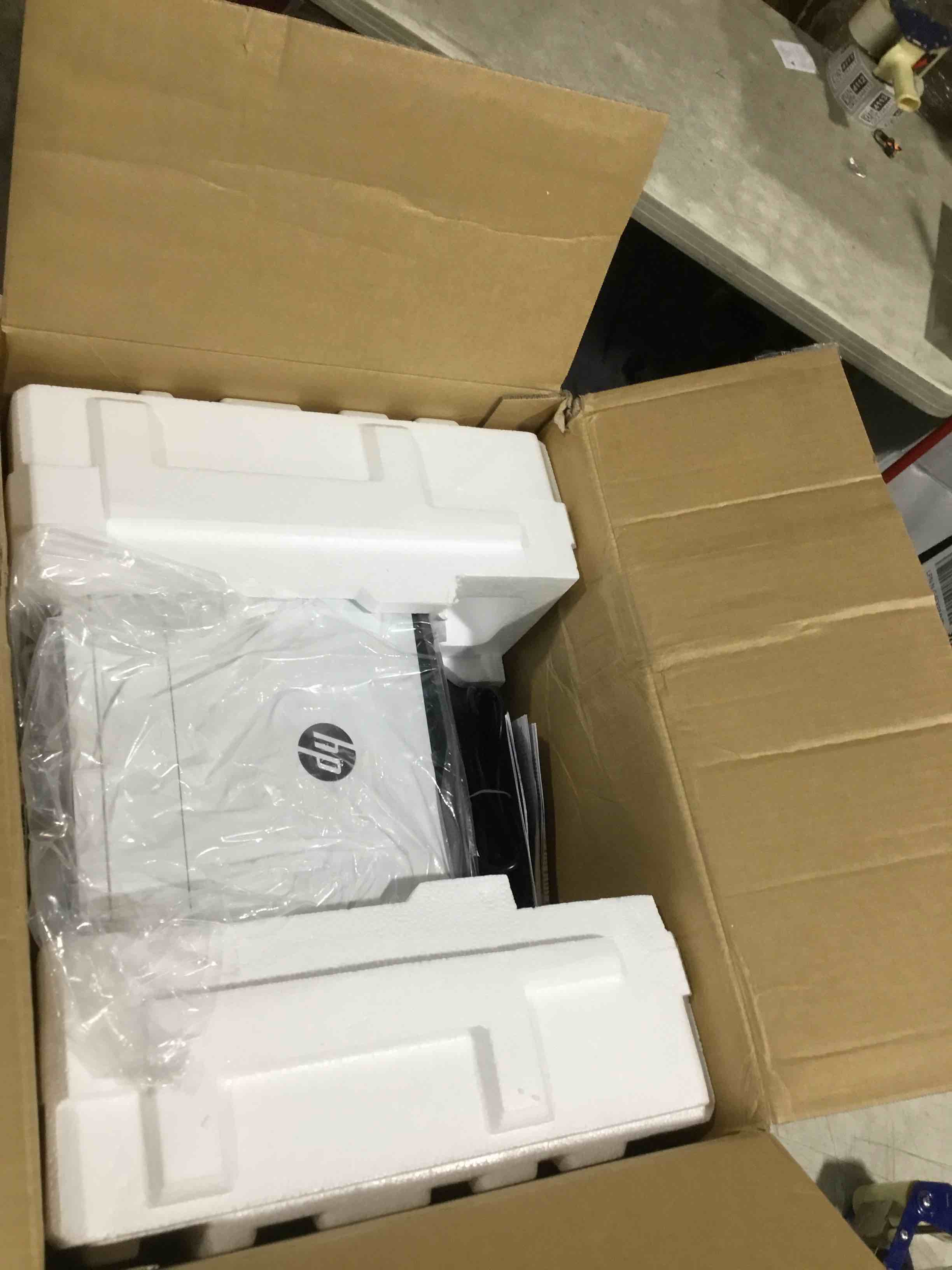 https://s3.amazonaws.com/lotting-images-prod/bidfta/GRA2251303_1739368311812.jpeg