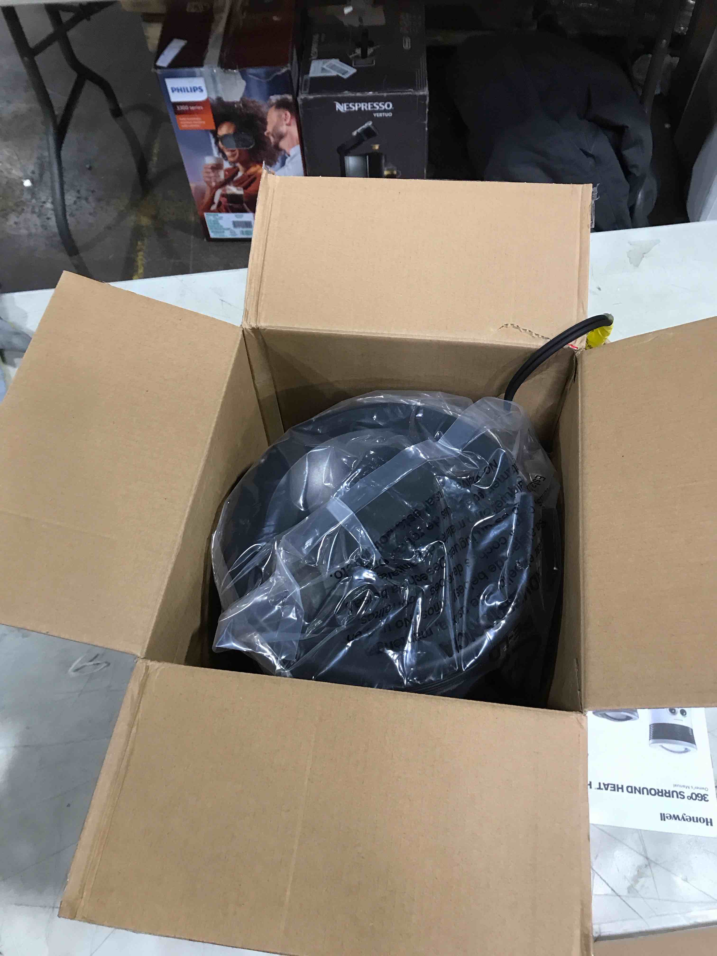 https://s3.amazonaws.com/lotting-images-prod/bidfta/GRA2251370_1739388175191.jpeg