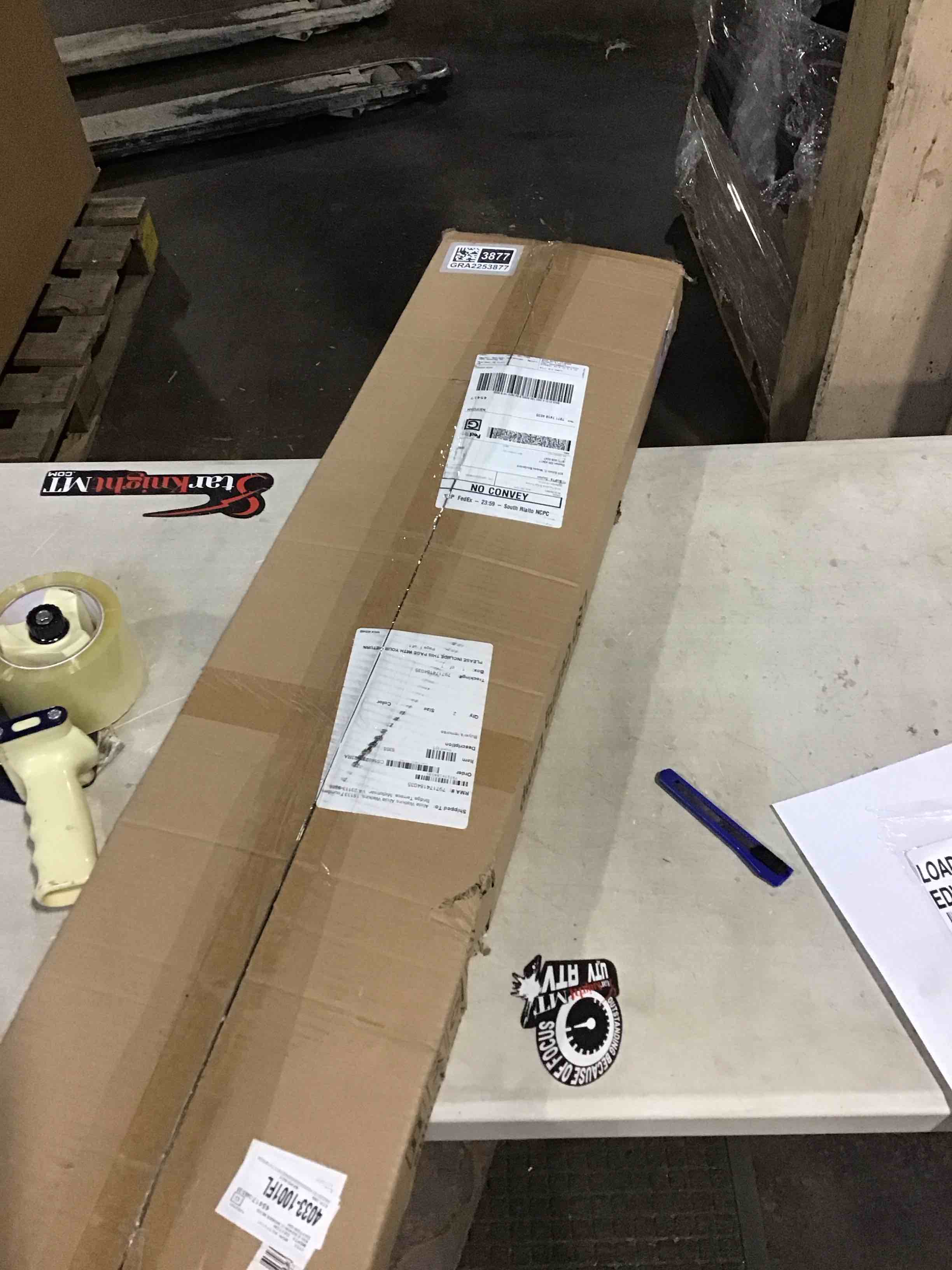 https://s3.amazonaws.com/lotting-images-prod/bidfta/GRA2253877_1742220617751.jpeg