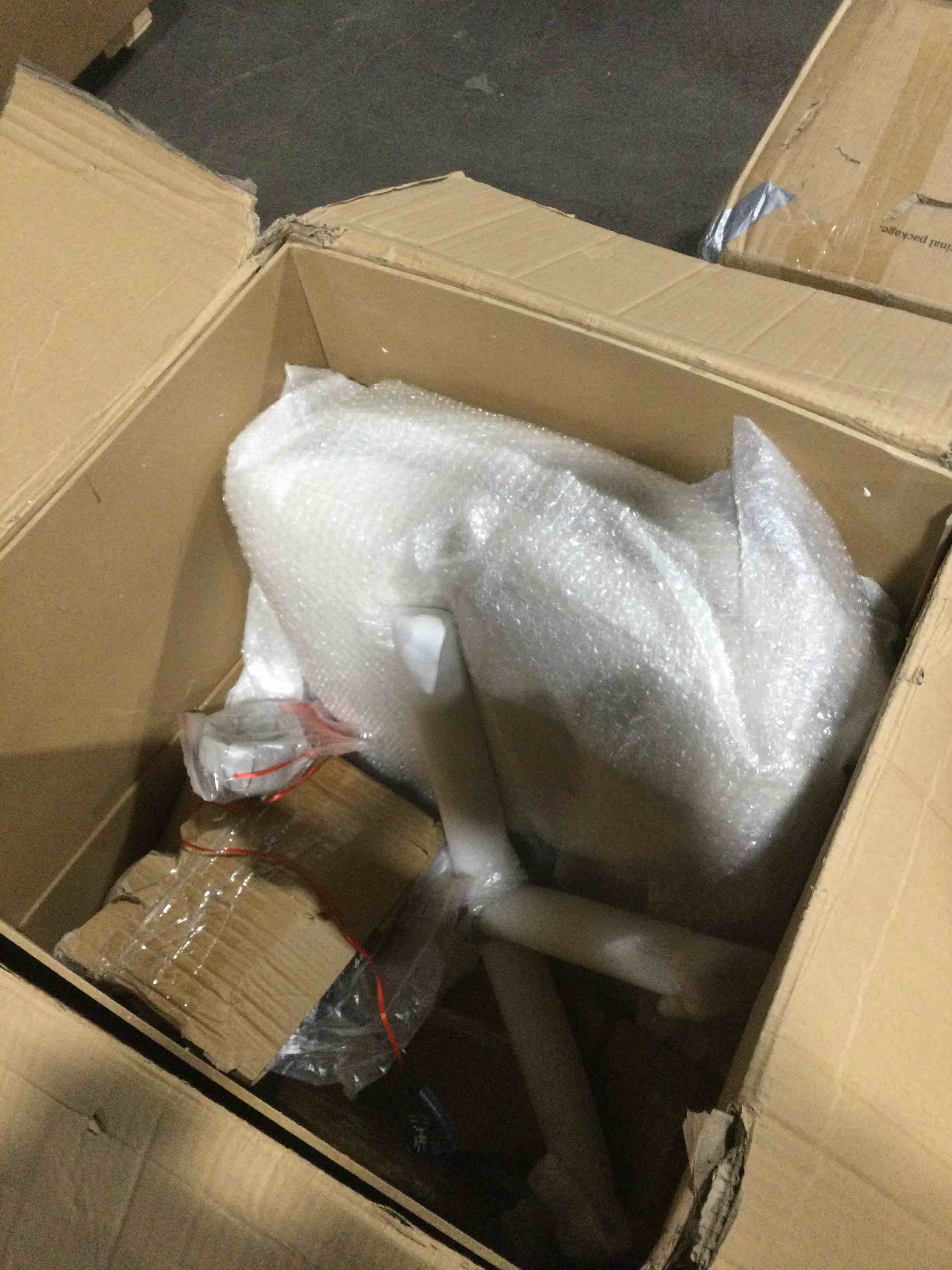 https://s3.amazonaws.com/lotting-images-prod/bidfta/GRA2253966_1742477186574.jpeg