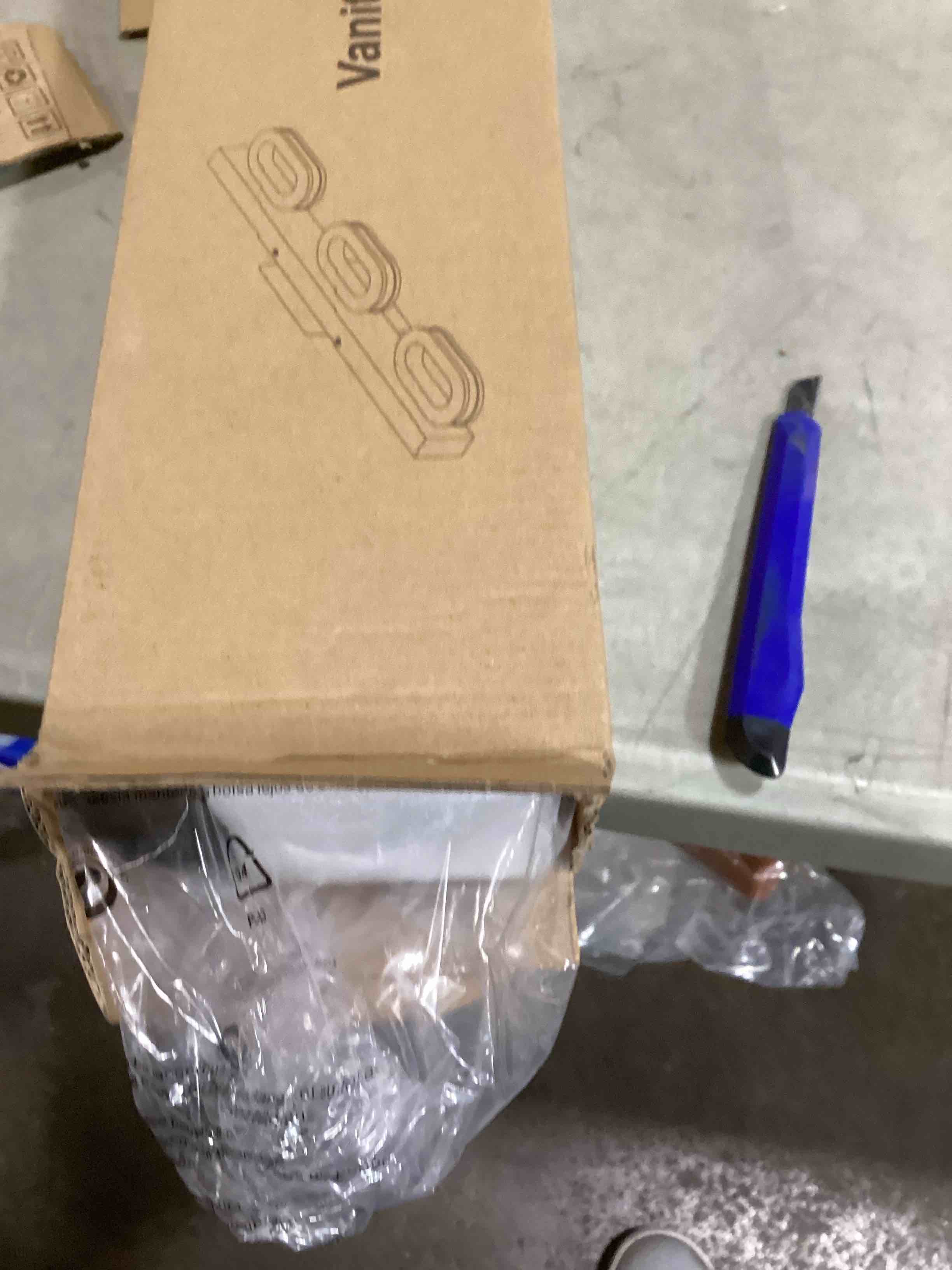 https://s3.amazonaws.com/lotting-images-prod/bidfta/GRA2255571_1741880396472.jpeg