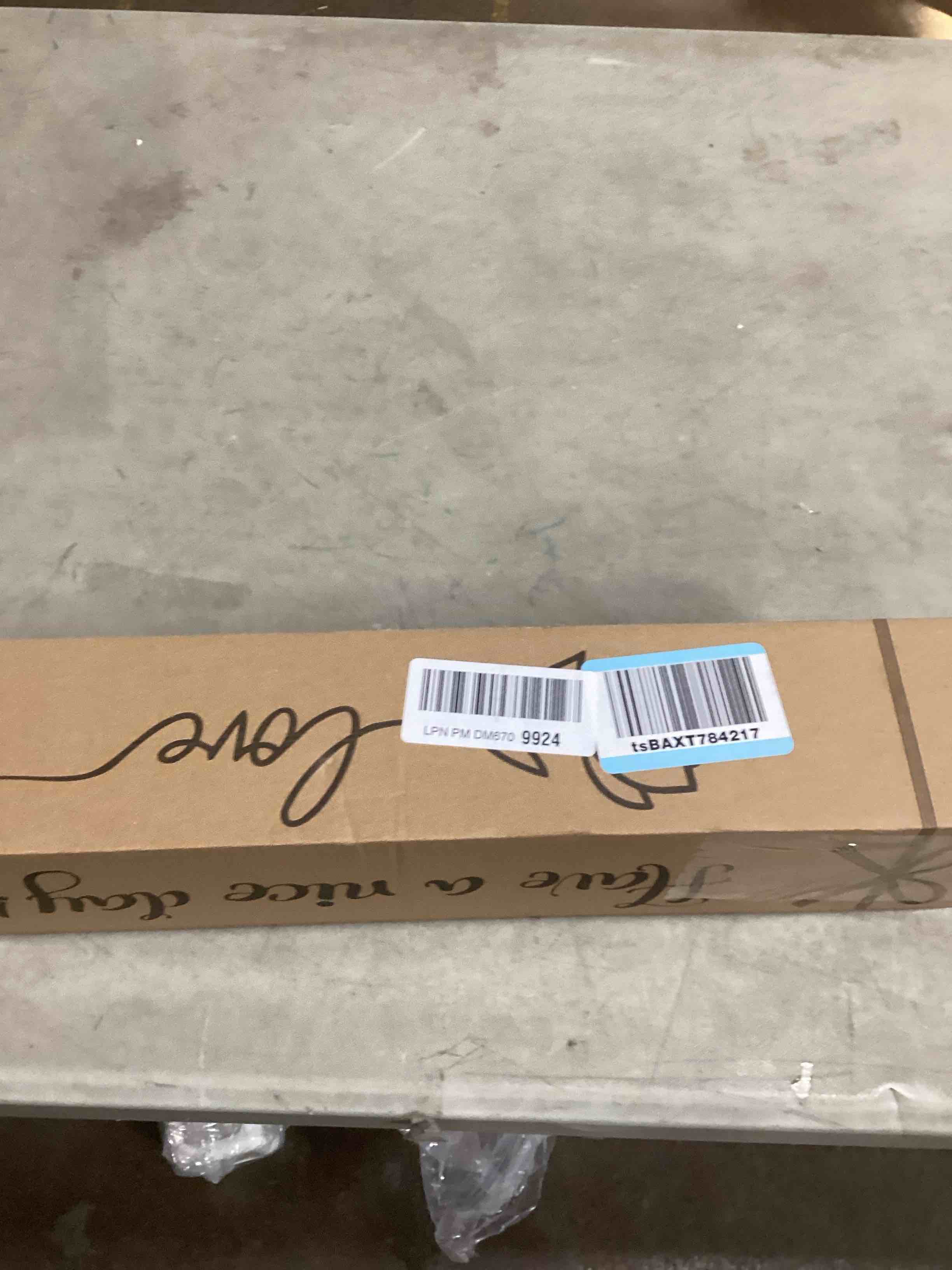 https://s3.amazonaws.com/lotting-images-prod/bidfta/GRA2255573_1741880619576.jpeg