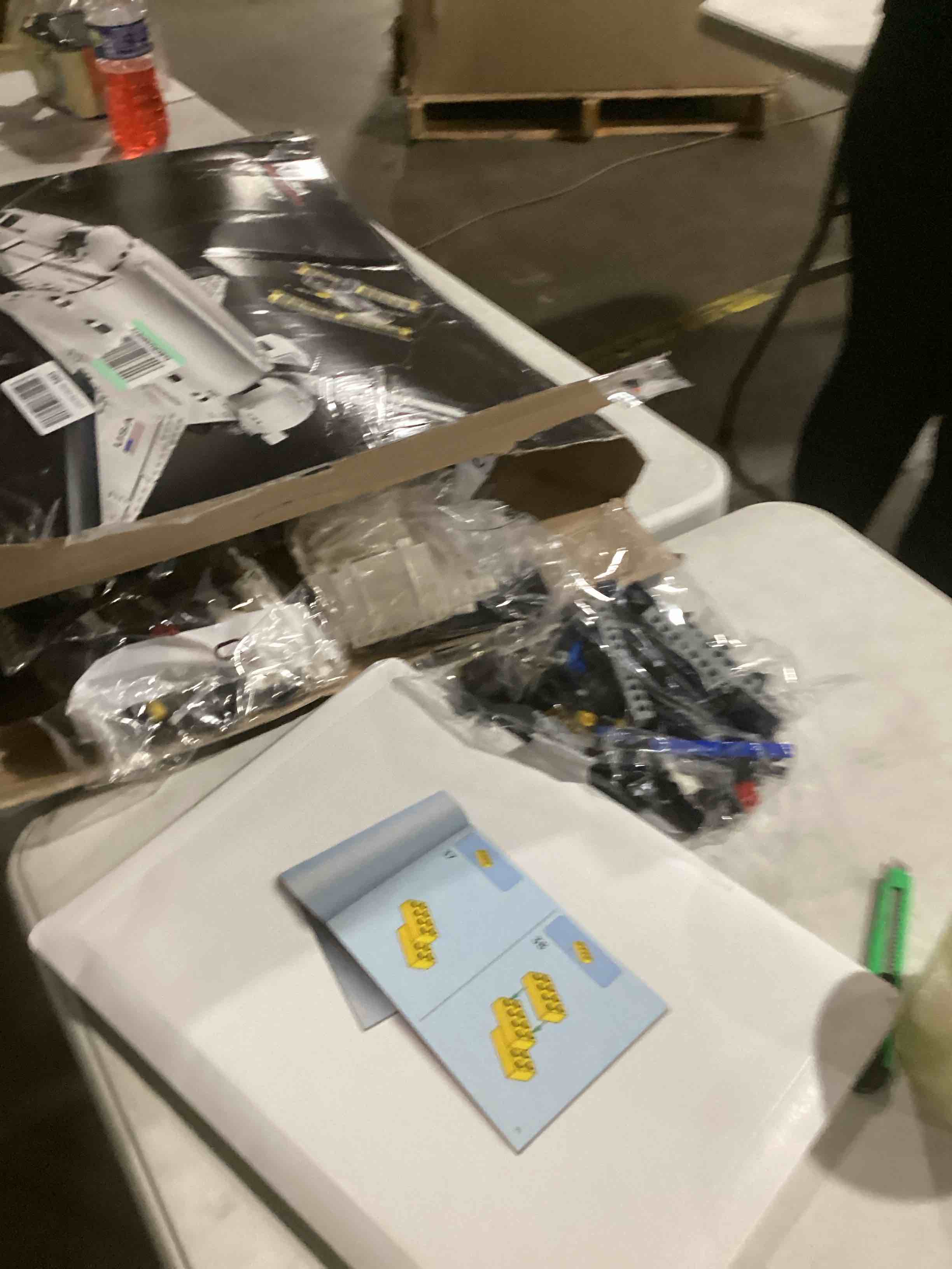 https://s3.amazonaws.com/lotting-images-prod/bidfta/GRA2260054_1738757153536.jpeg