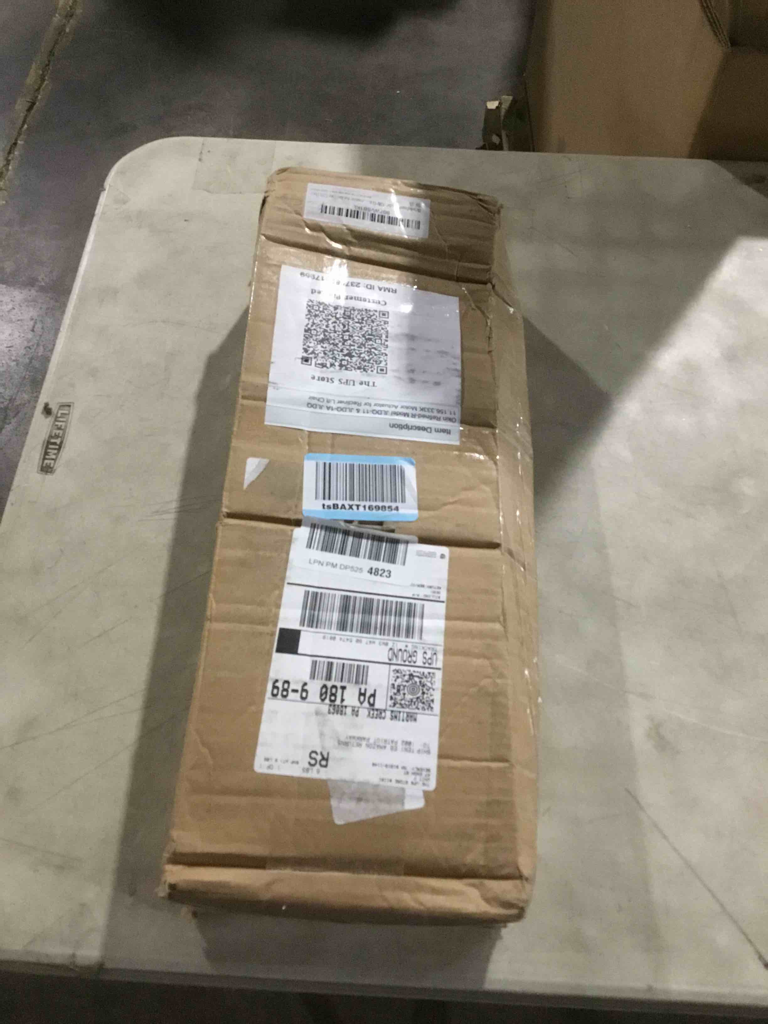 https://s3.amazonaws.com/lotting-images-prod/bidfta/GRA2262220_1741272387819.jpeg