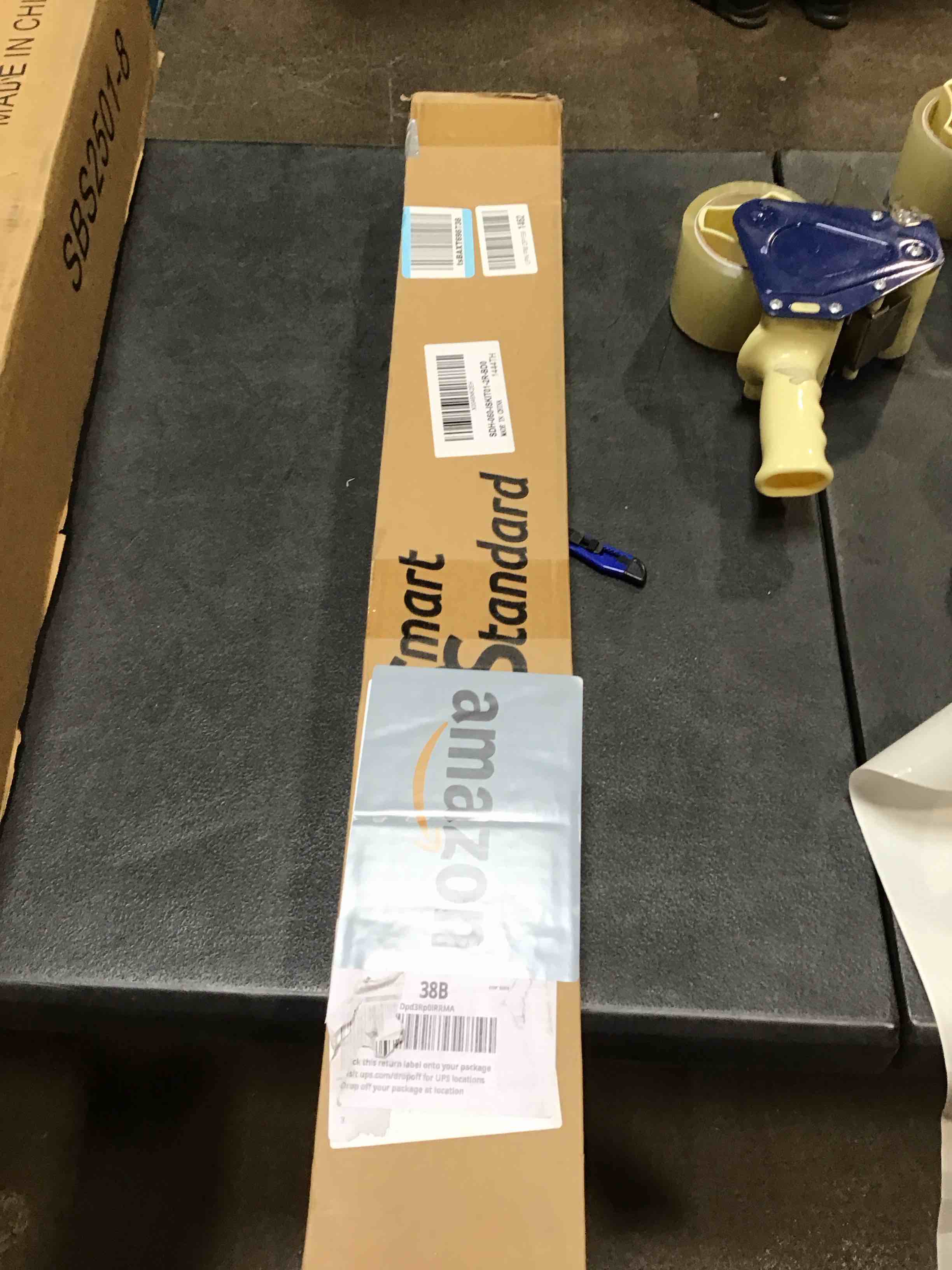https://s3.amazonaws.com/lotting-images-prod/bidfta/GRA2262509_1741709883986.jpeg