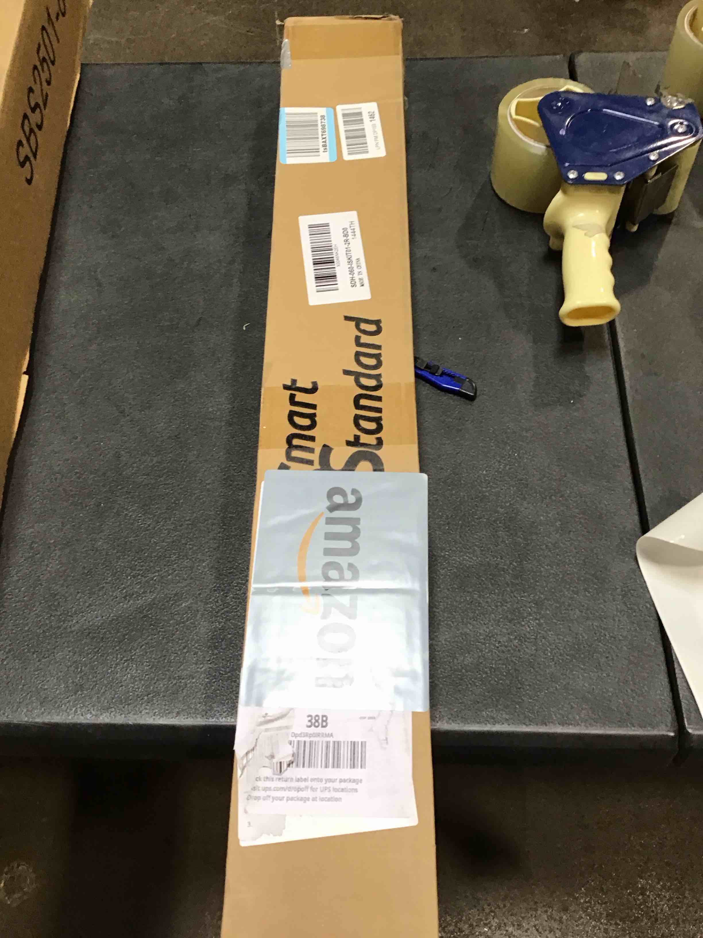 https://s3.amazonaws.com/lotting-images-prod/bidfta/GRA2262509_1741709885415.jpeg