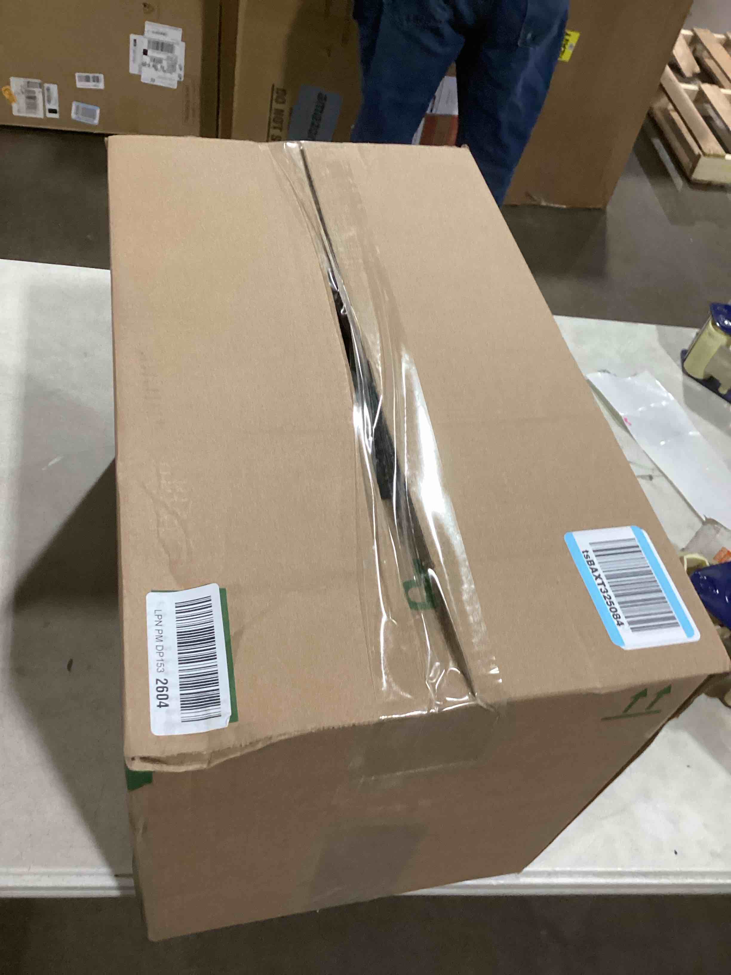 https://s3.amazonaws.com/lotting-images-prod/bidfta/GRA2262902_1742480597737.jpeg