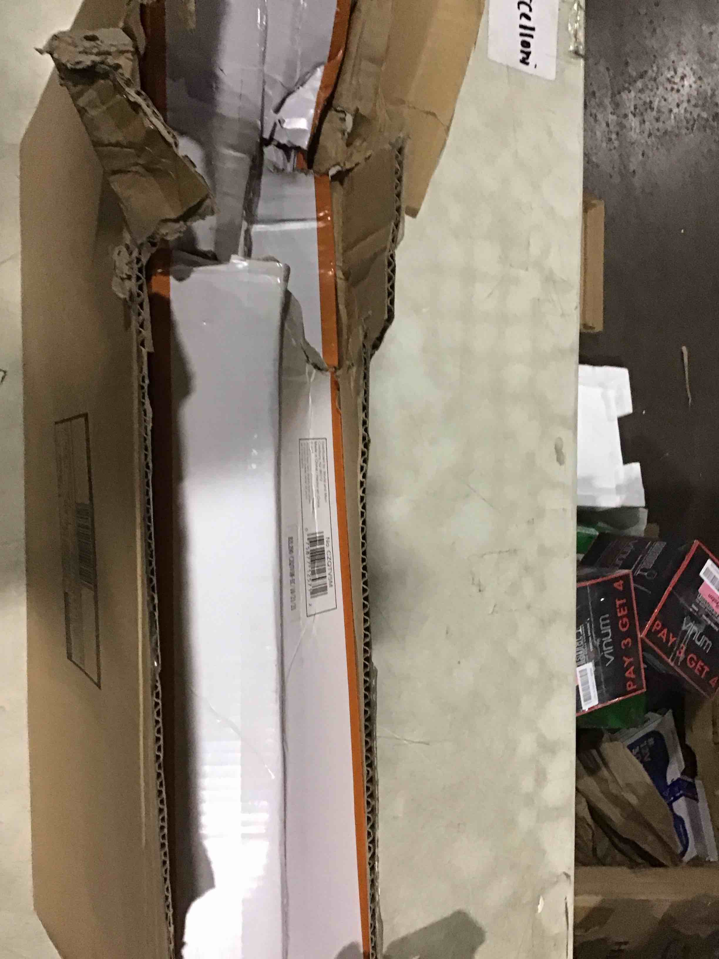 https://s3.amazonaws.com/lotting-images-prod/bidfta/GRA2263126_1738330646970.jpeg
