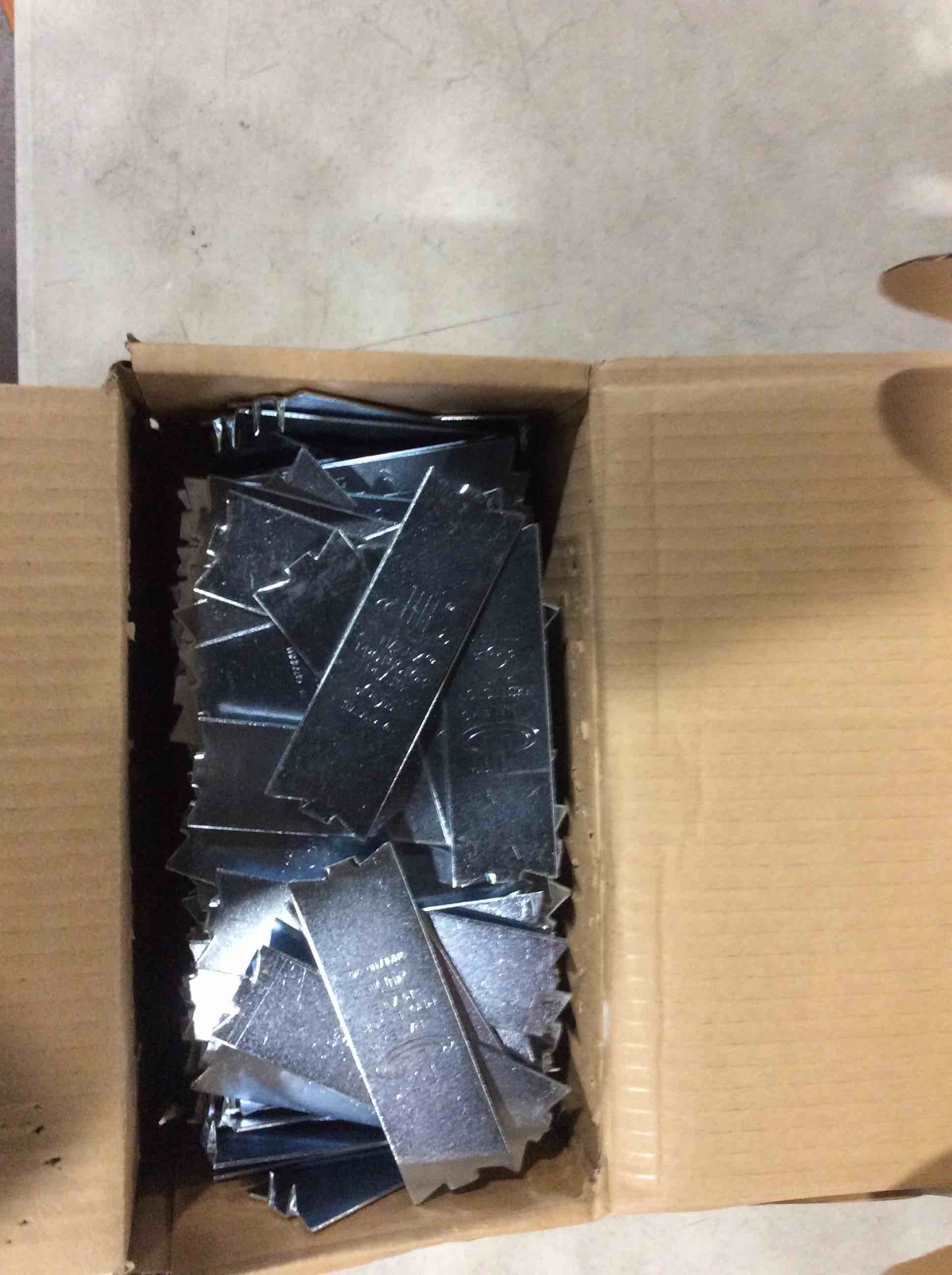 https://s3.amazonaws.com/lotting-images-prod/bidfta/GRA2263348_1738675724734.jpeg