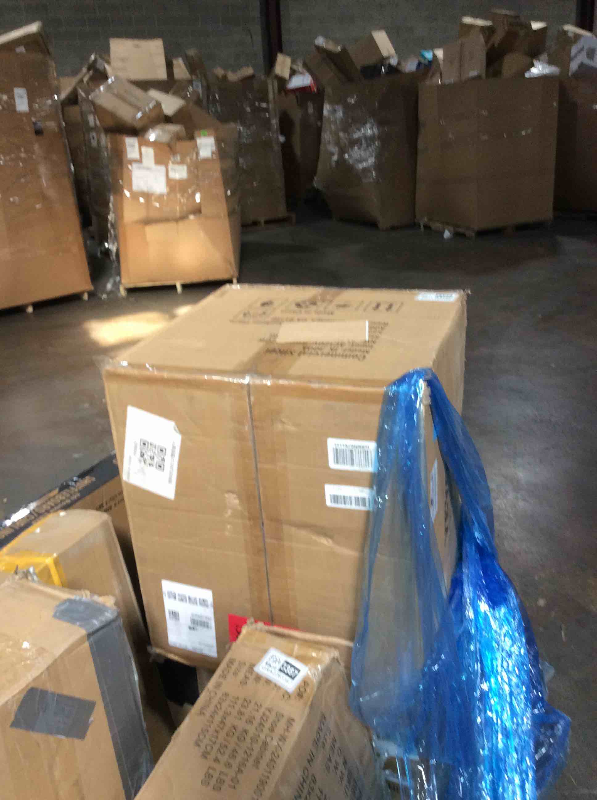 https://s3.amazonaws.com/lotting-images-prod/bidfta/GRA2263386_1738695307810.jpeg