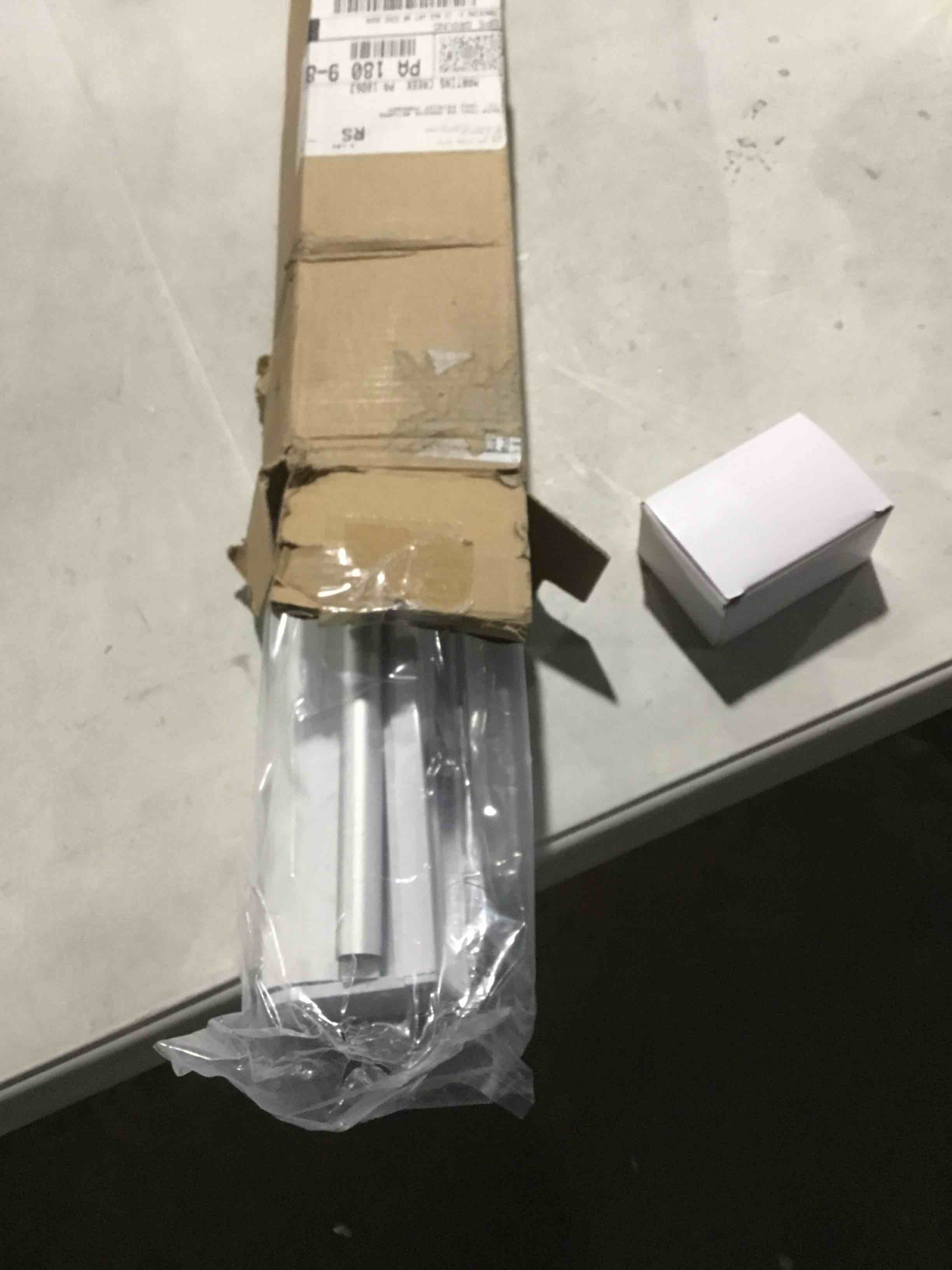 https://s3.amazonaws.com/lotting-images-prod/bidfta/GRA2264798_1740660115610.jpeg