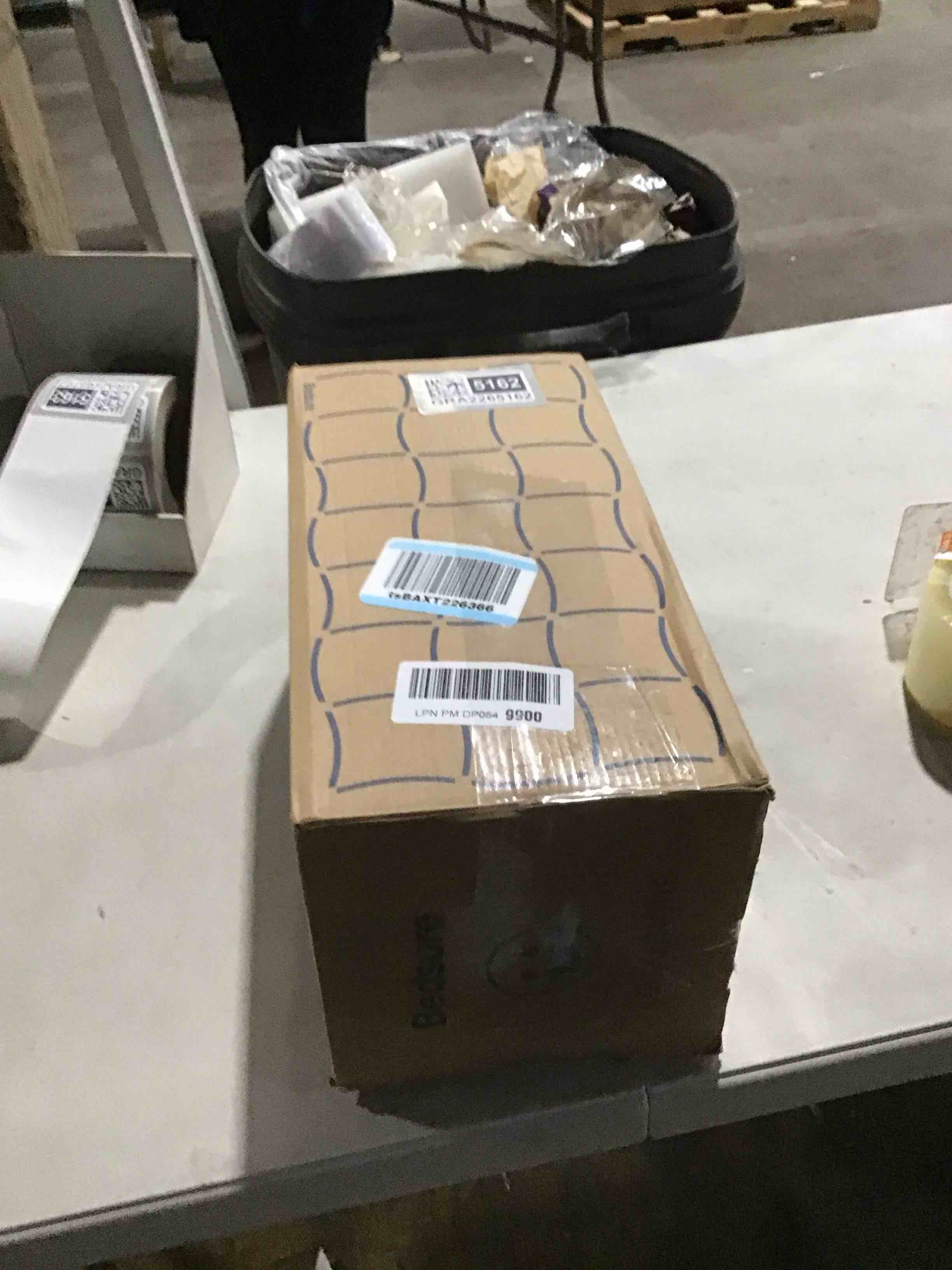 https://s3.amazonaws.com/lotting-images-prod/bidfta/GRA2265162_1741193183458.jpeg