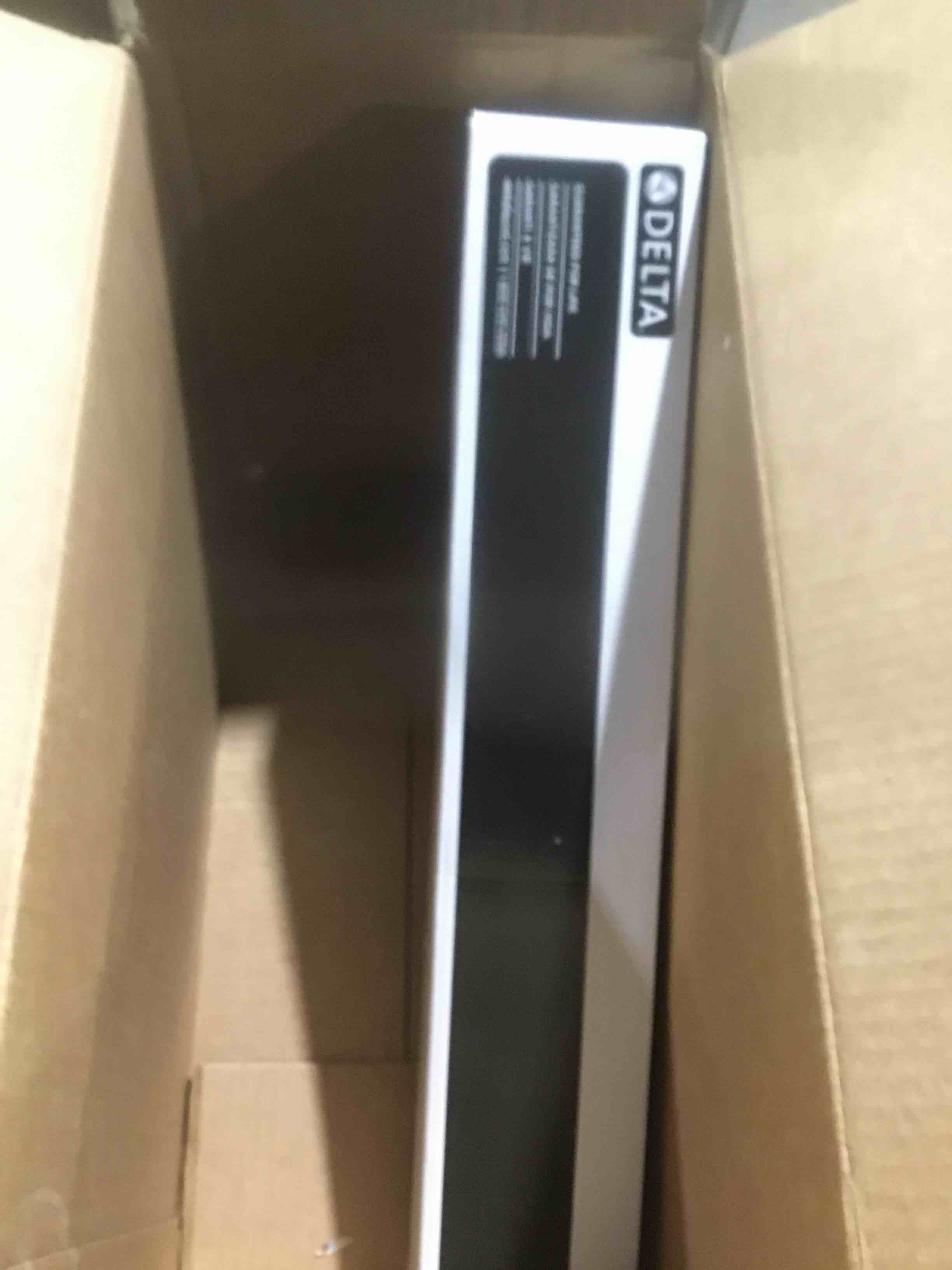 https://s3.amazonaws.com/lotting-images-prod/bidfta/GRA2265235_1741267814934.jpeg