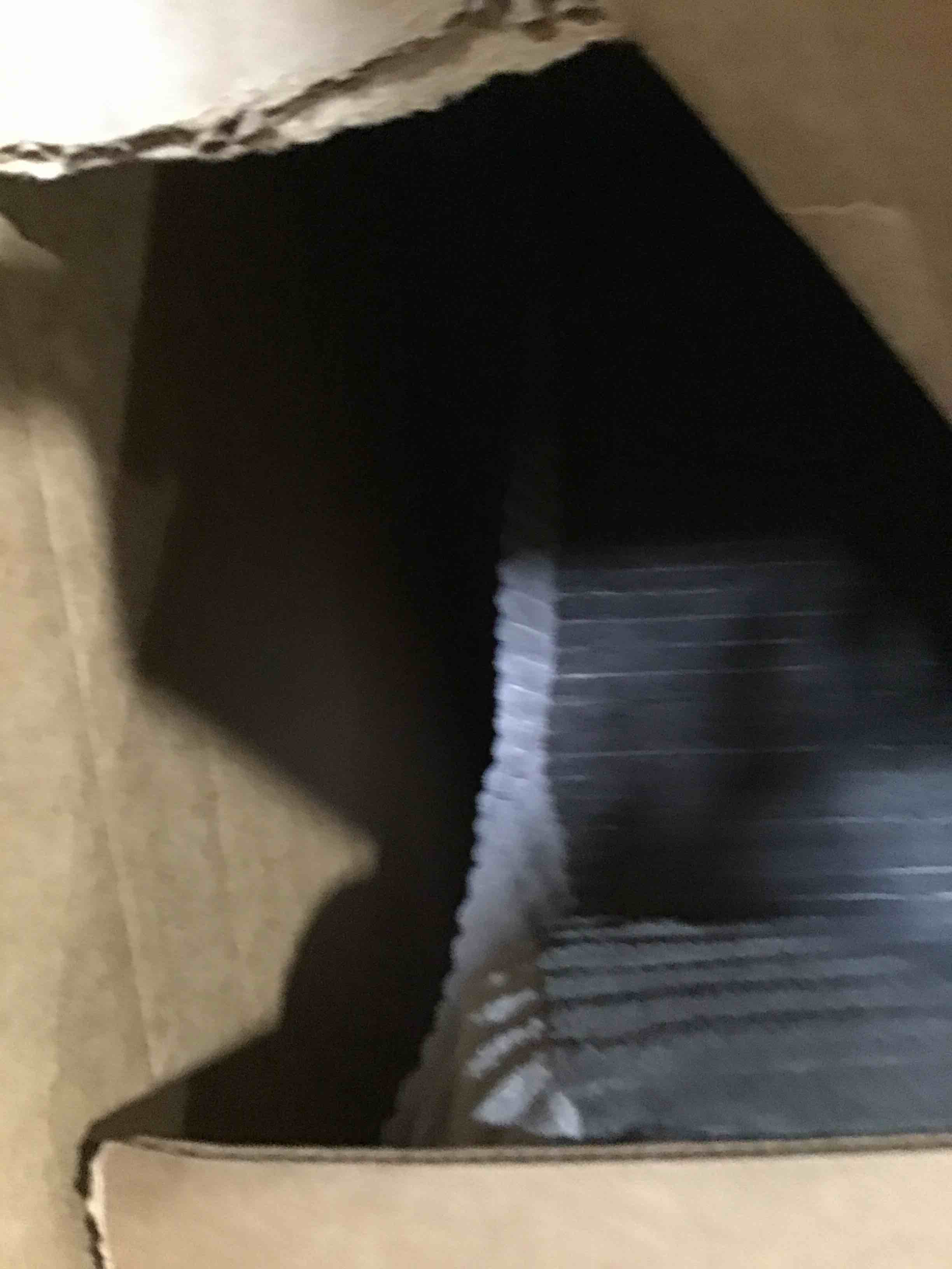 https://s3.amazonaws.com/lotting-images-prod/bidfta/GRA2266868_1741035564426.jpeg