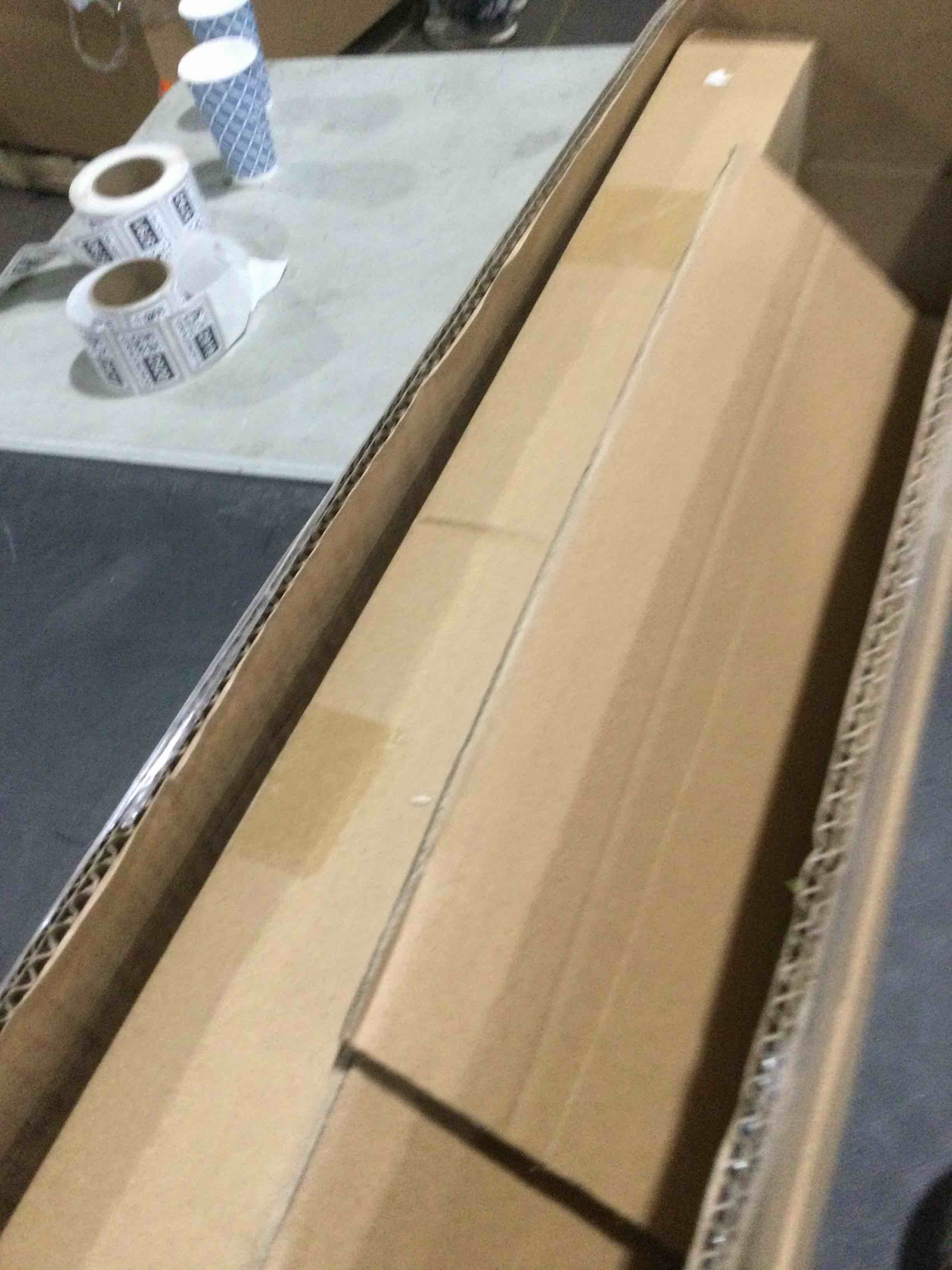 https://s3.amazonaws.com/lotting-images-prod/bidfta/GRA2267489_1742485011803.jpeg