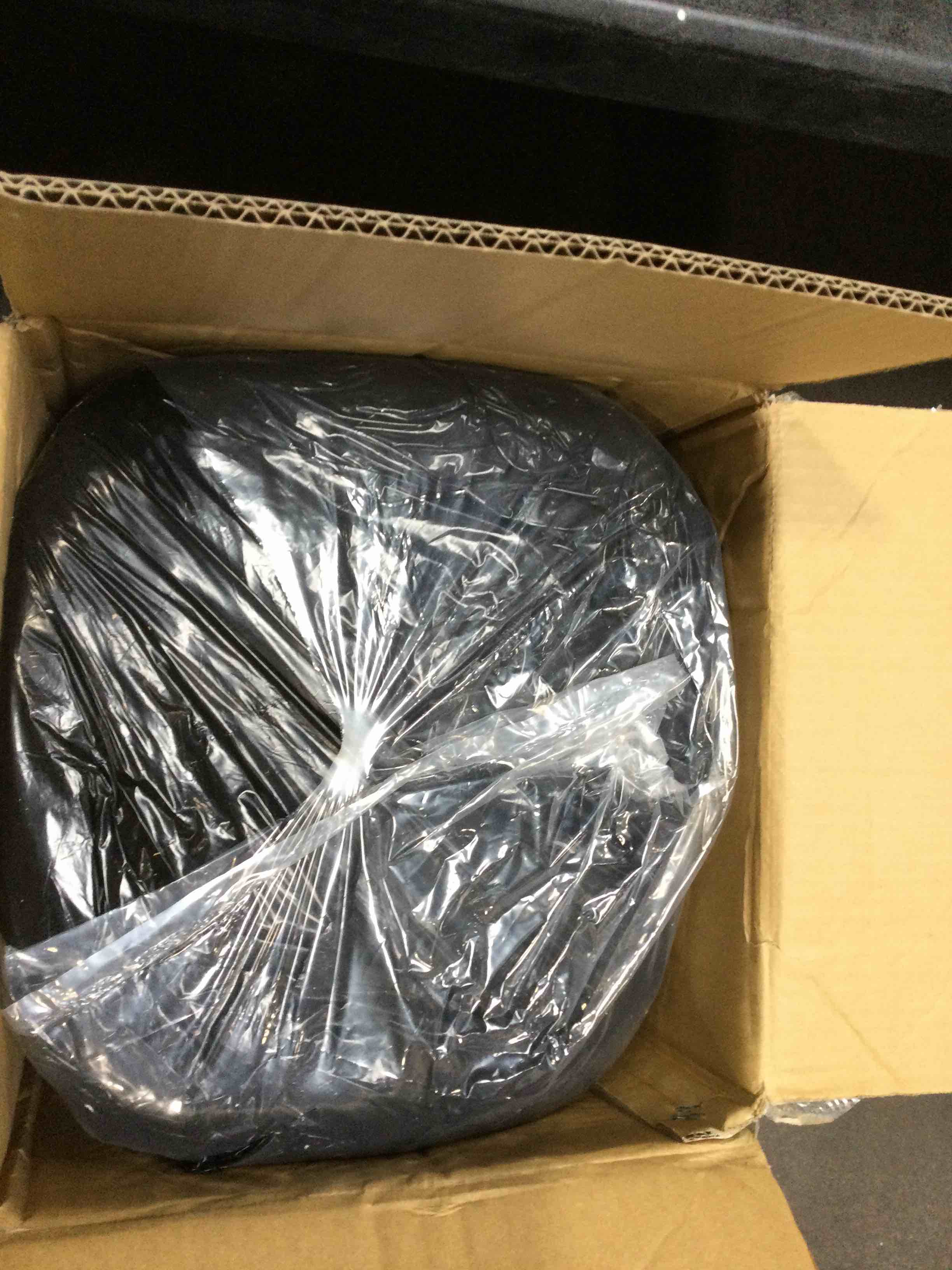 https://s3.amazonaws.com/lotting-images-prod/bidfta/GRA2267924_1743012572431.jpeg