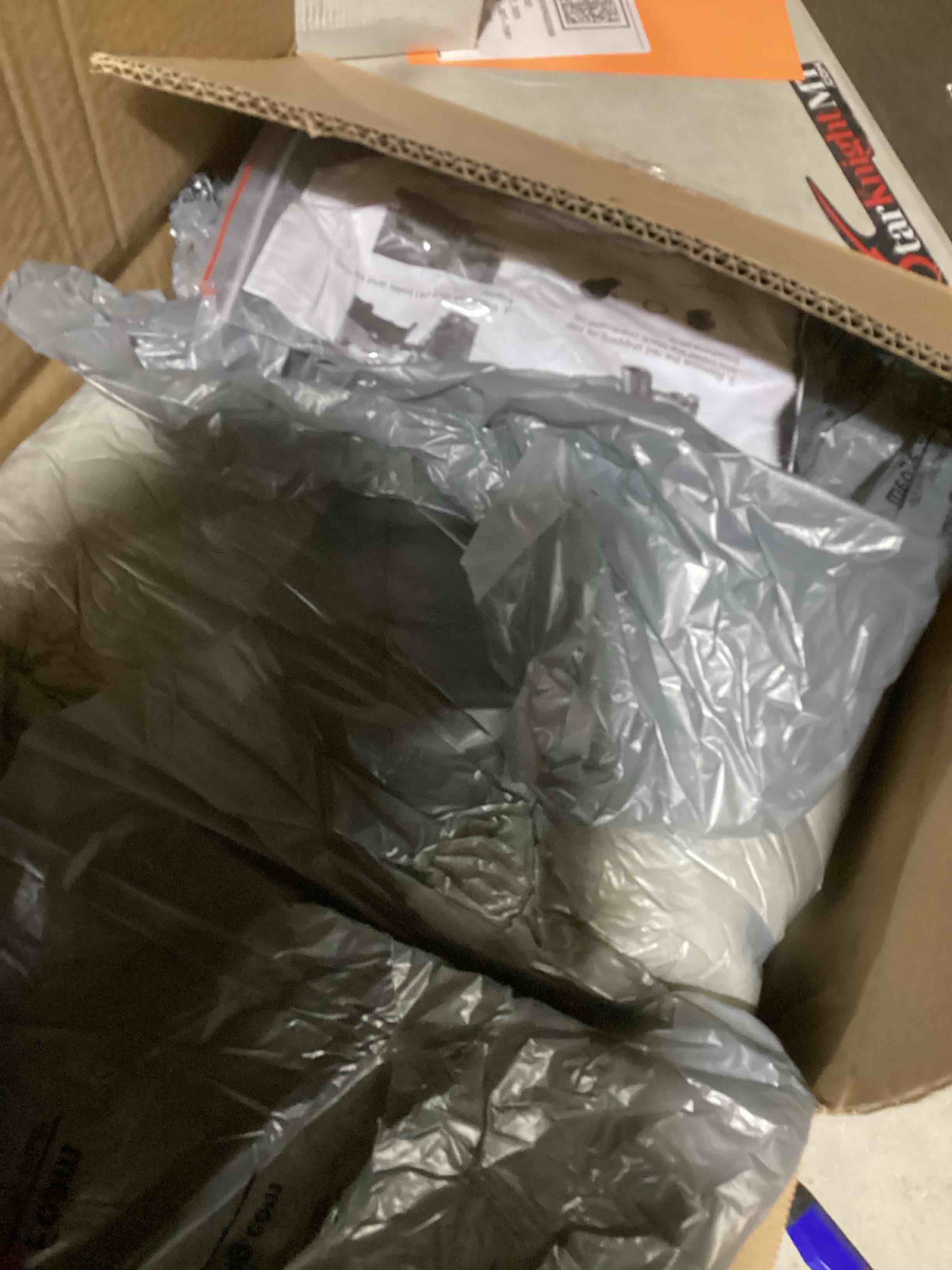 https://s3.amazonaws.com/lotting-images-prod/bidfta/GRA2268681_1744135907054.jpeg