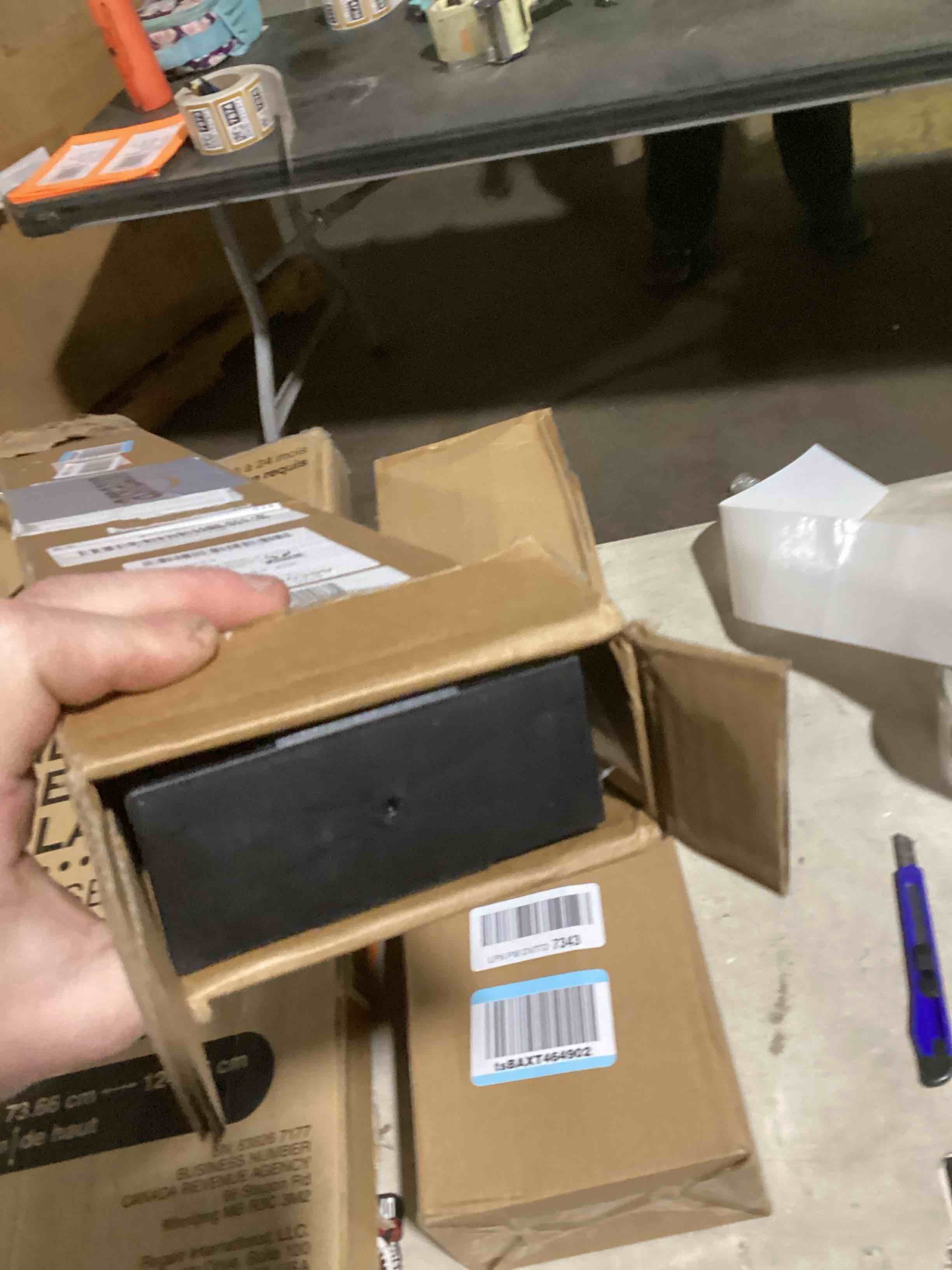 https://s3.amazonaws.com/lotting-images-prod/bidfta/GRA2268698_1744137536003.jpeg