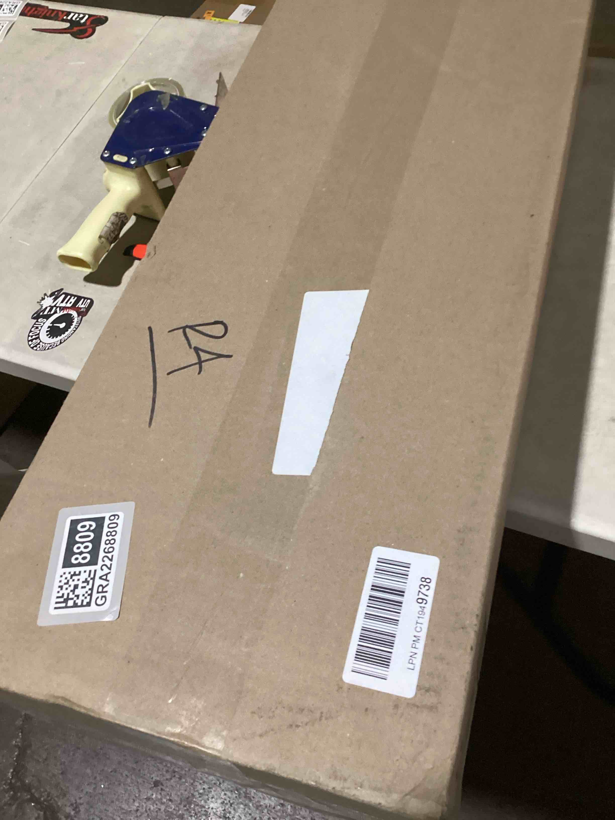 https://s3.amazonaws.com/lotting-images-prod/bidfta/GRA2268809_1744208153129.jpeg