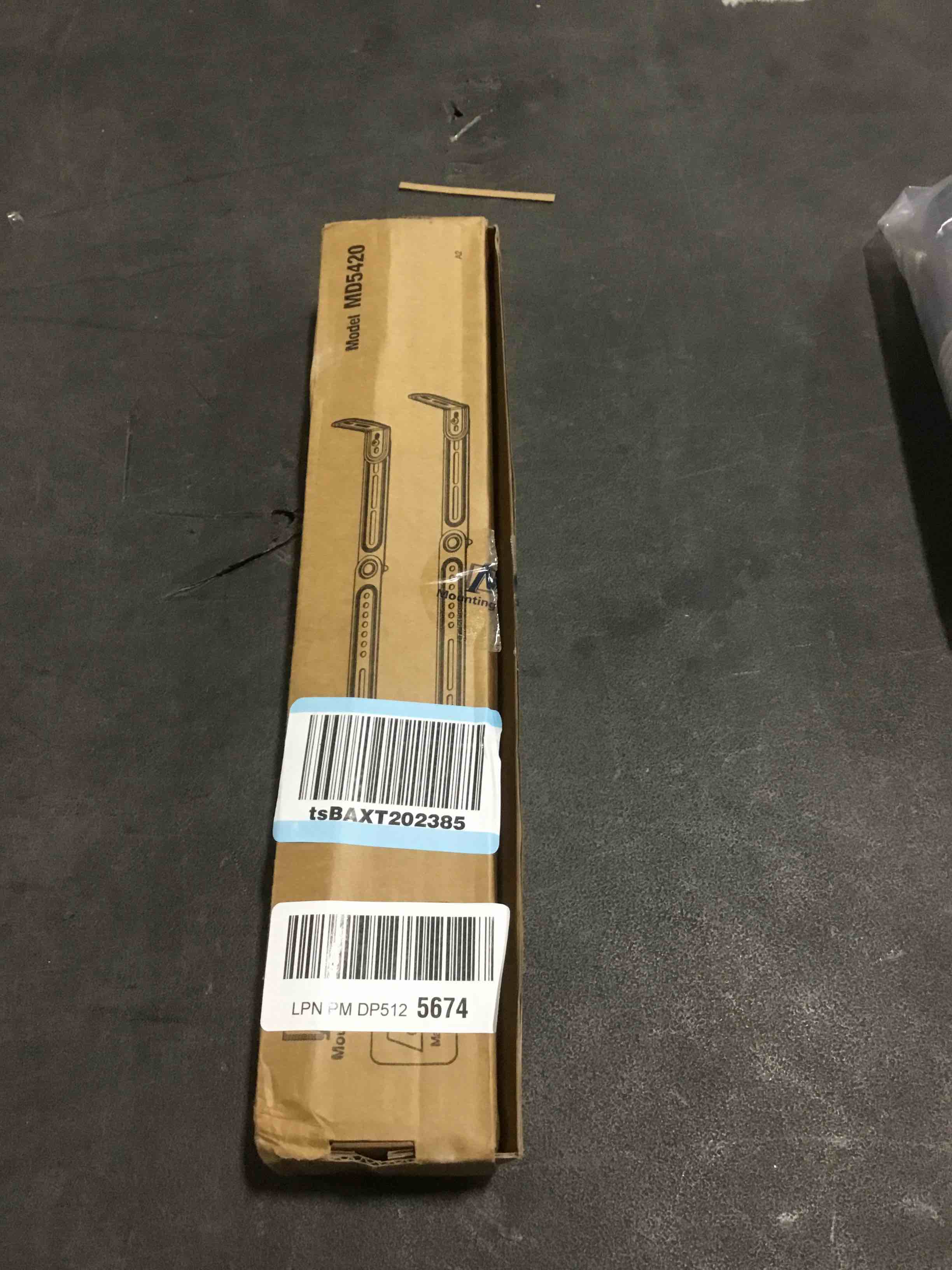https://s3.amazonaws.com/lotting-images-prod/bidfta/GRA2270254_1741115288119.jpeg