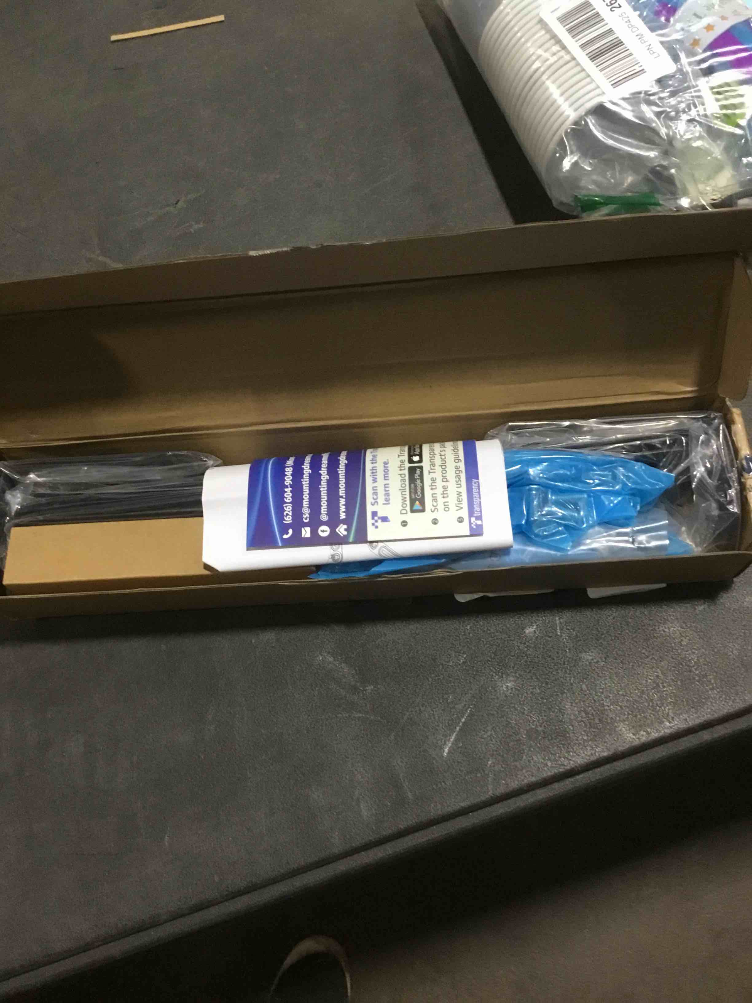 https://s3.amazonaws.com/lotting-images-prod/bidfta/GRA2270254_1741115297755.jpeg