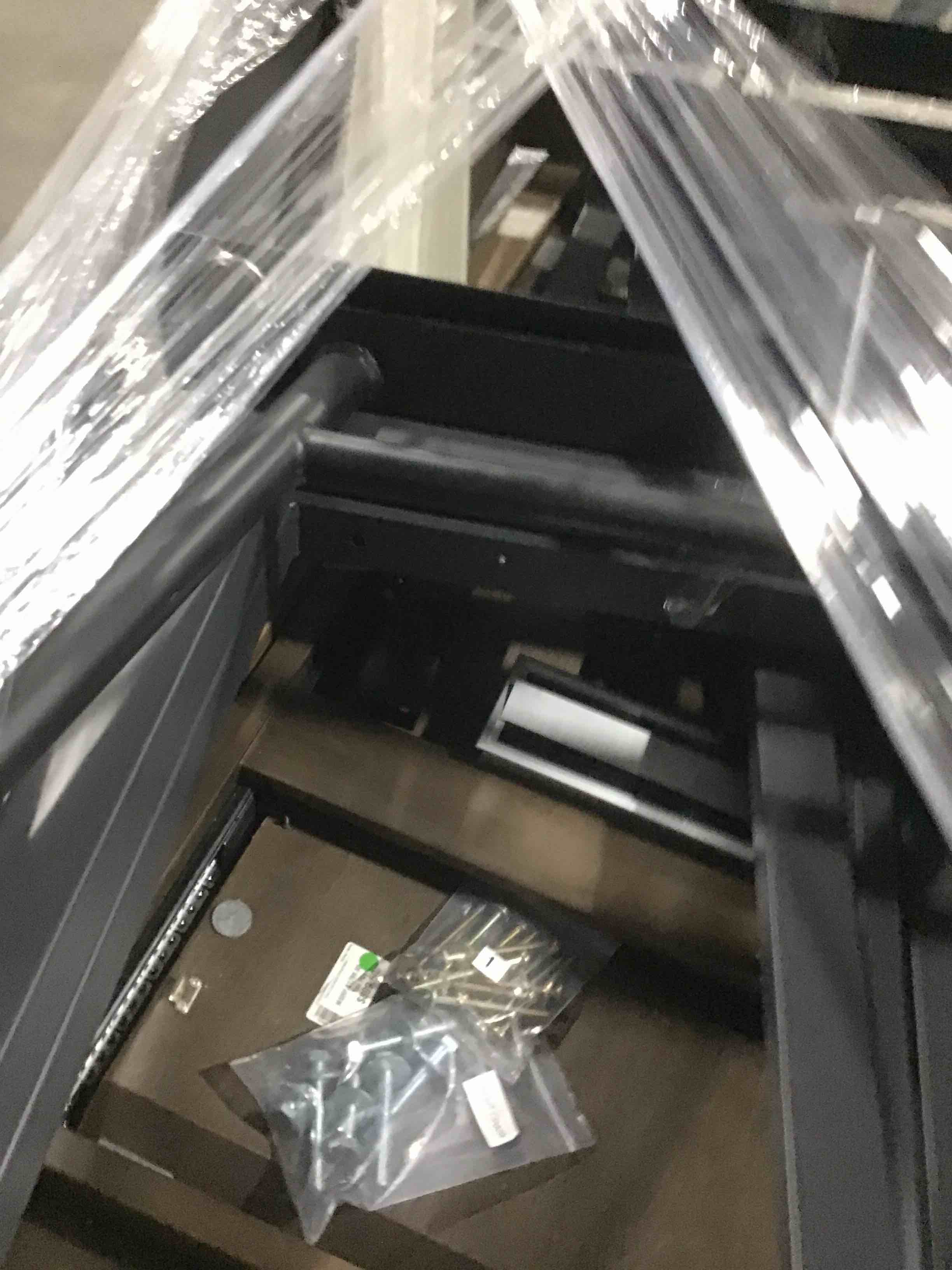 https://s3.amazonaws.com/lotting-images-prod/bidfta/GRA2270685_1741358570711.jpeg