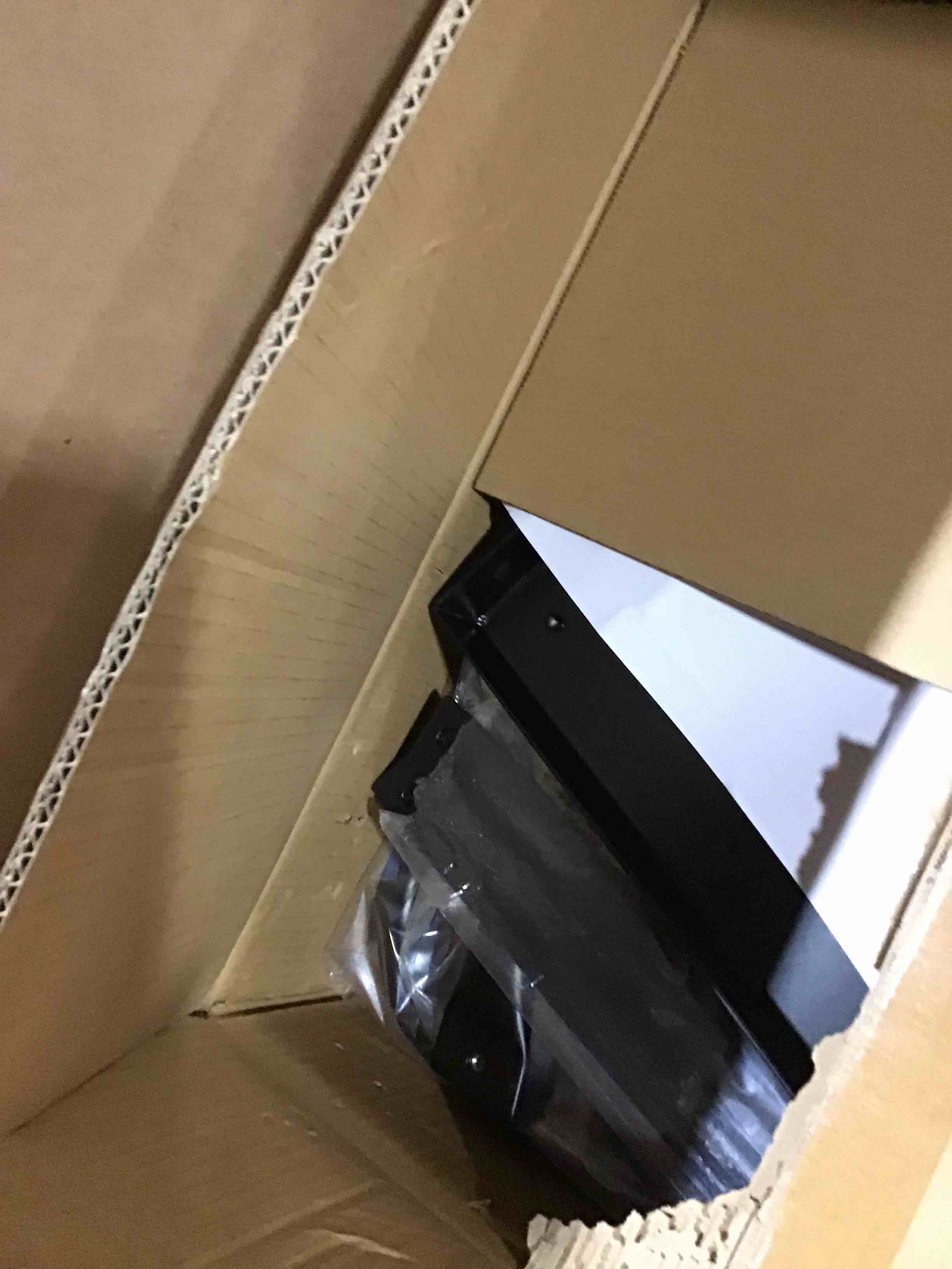 https://s3.amazonaws.com/lotting-images-prod/bidfta/GRA2271056_1741777156647.jpeg