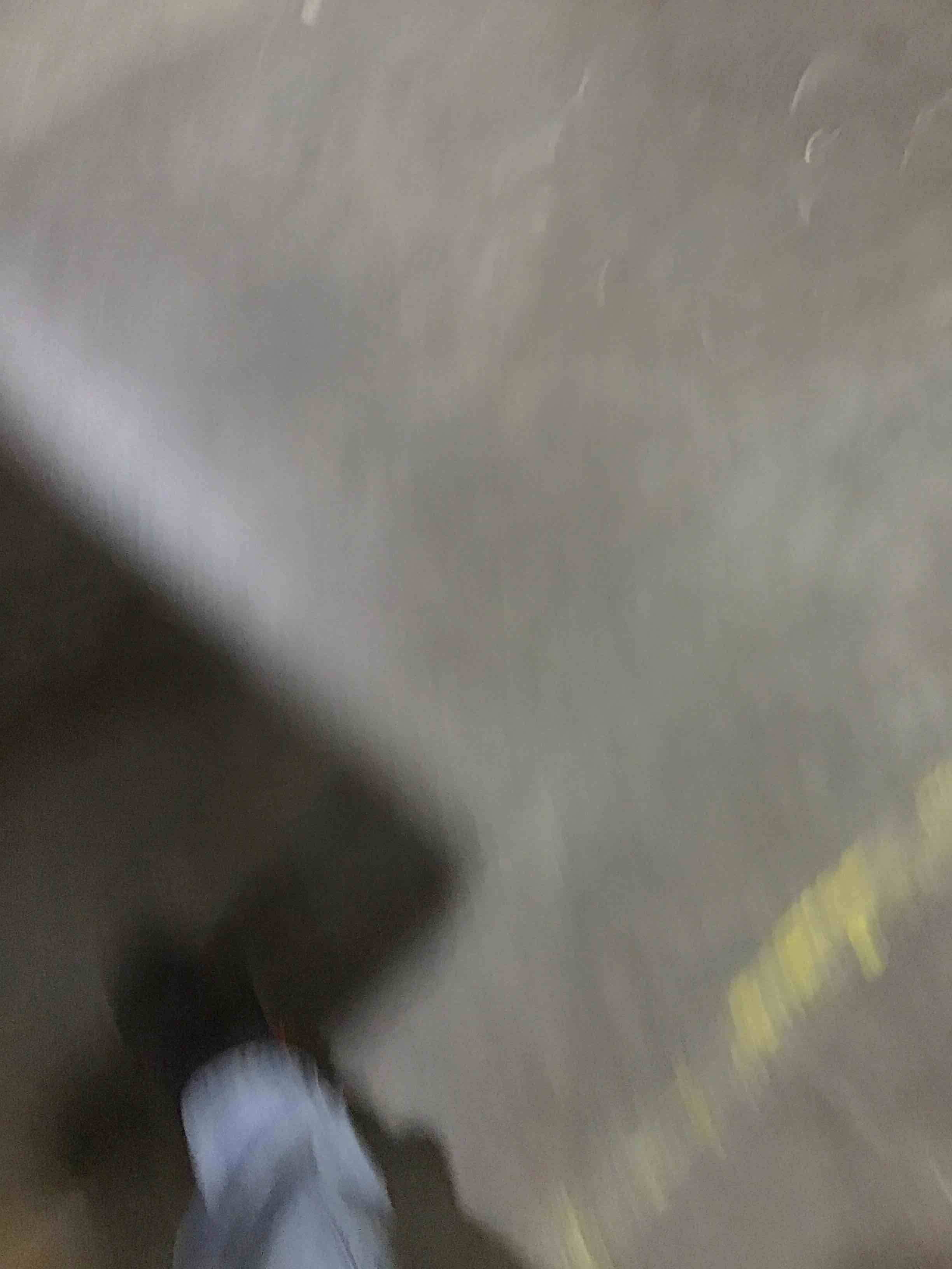 https://s3.amazonaws.com/lotting-images-prod/bidfta/GRA2271541_1741974434678.jpeg