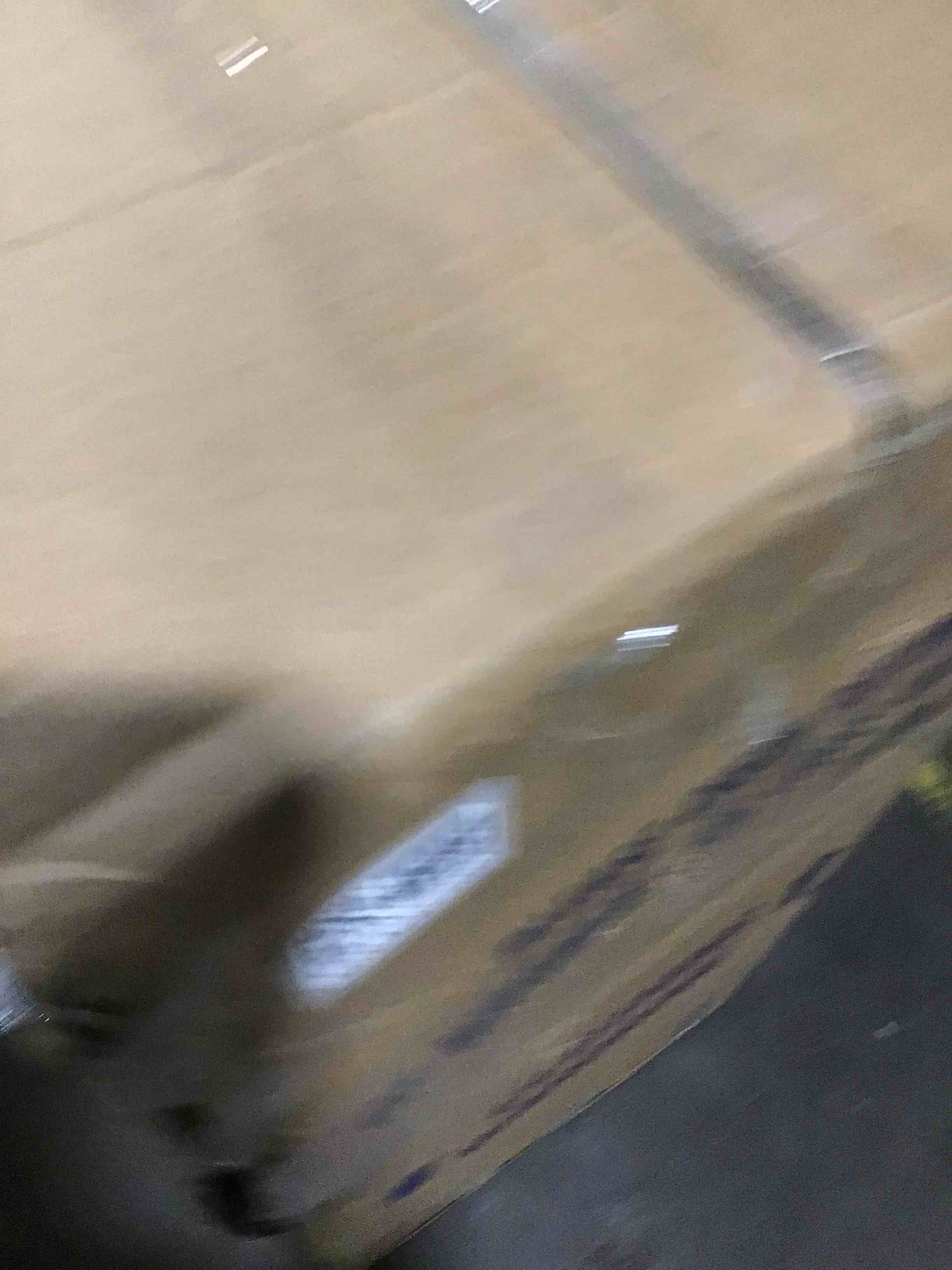 https://s3.amazonaws.com/lotting-images-prod/bidfta/GRA2271545_1741974893164.jpeg