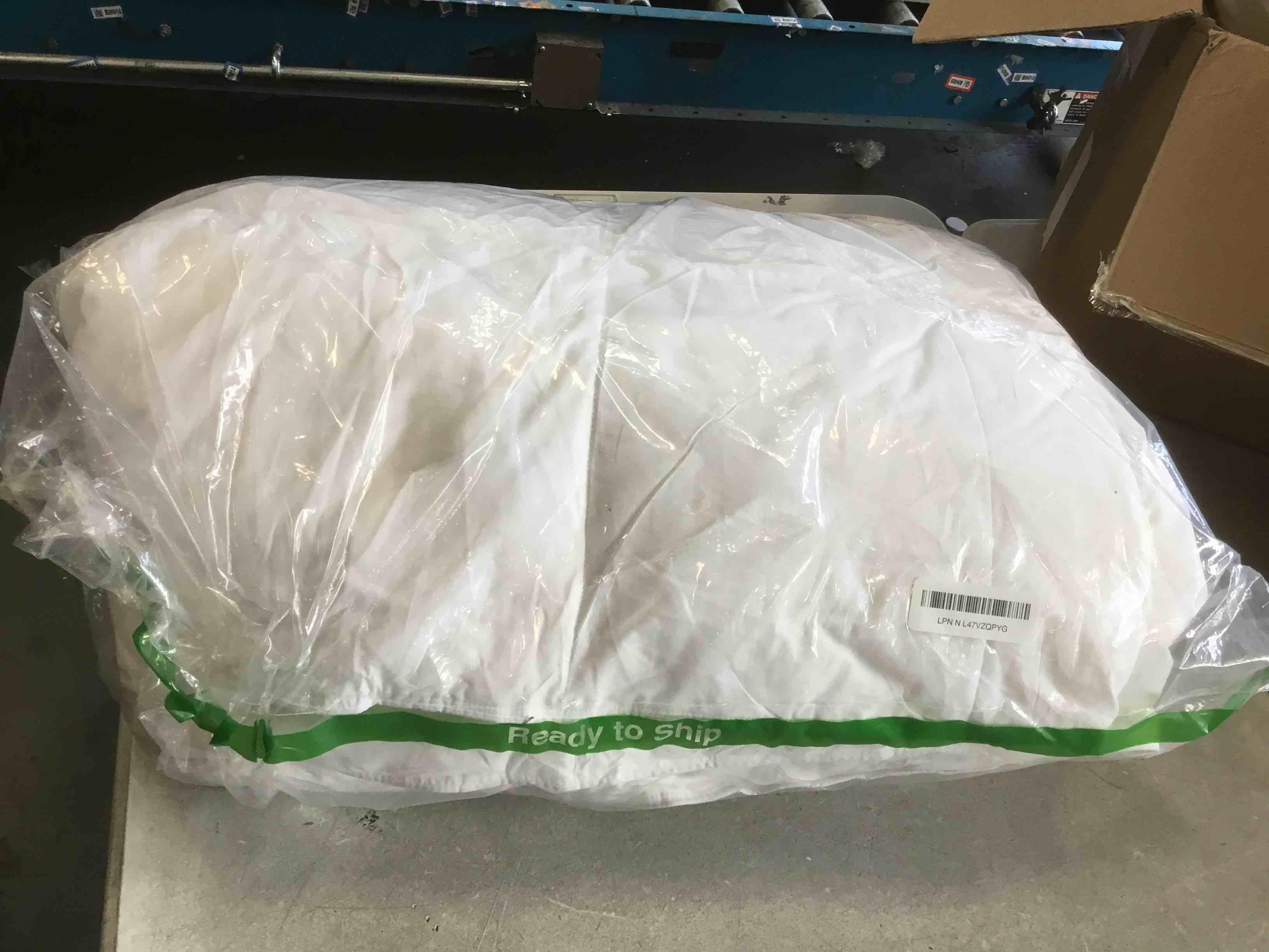 https://s3.amazonaws.com/lotting-images-prod/bidfta/GRA2272617_1741890921590.jpeg