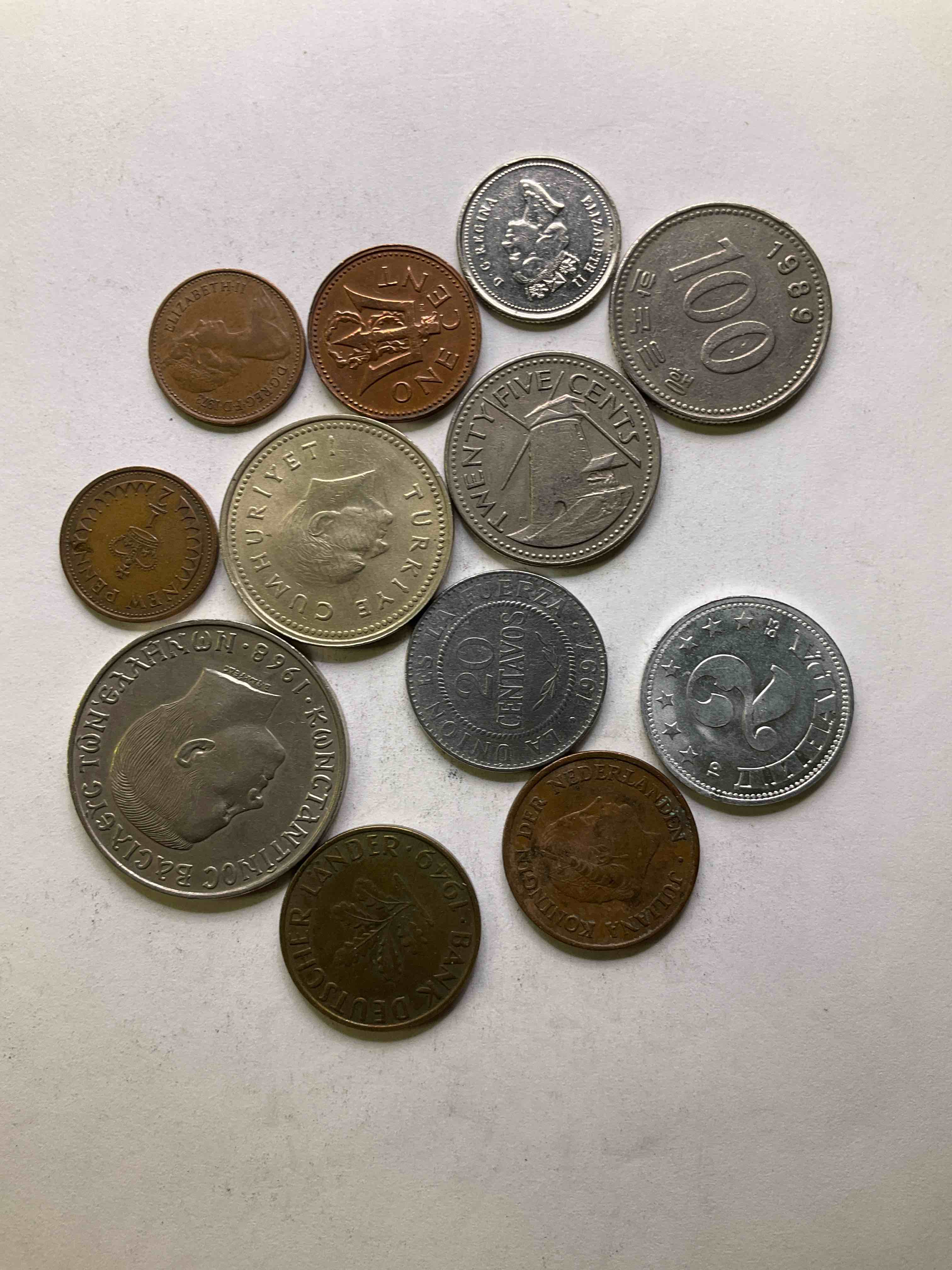 World Coins, Antique & Vintage! Each Lot Unique! Many Different Years, Countries, Sizes & Exotic Places. This Cool Collection Of Antique Coins From Around The World Is Loads Of Fun! Have Fun Identifying Each Coin & Country As A great Educational Tool! A Great Investment Too!