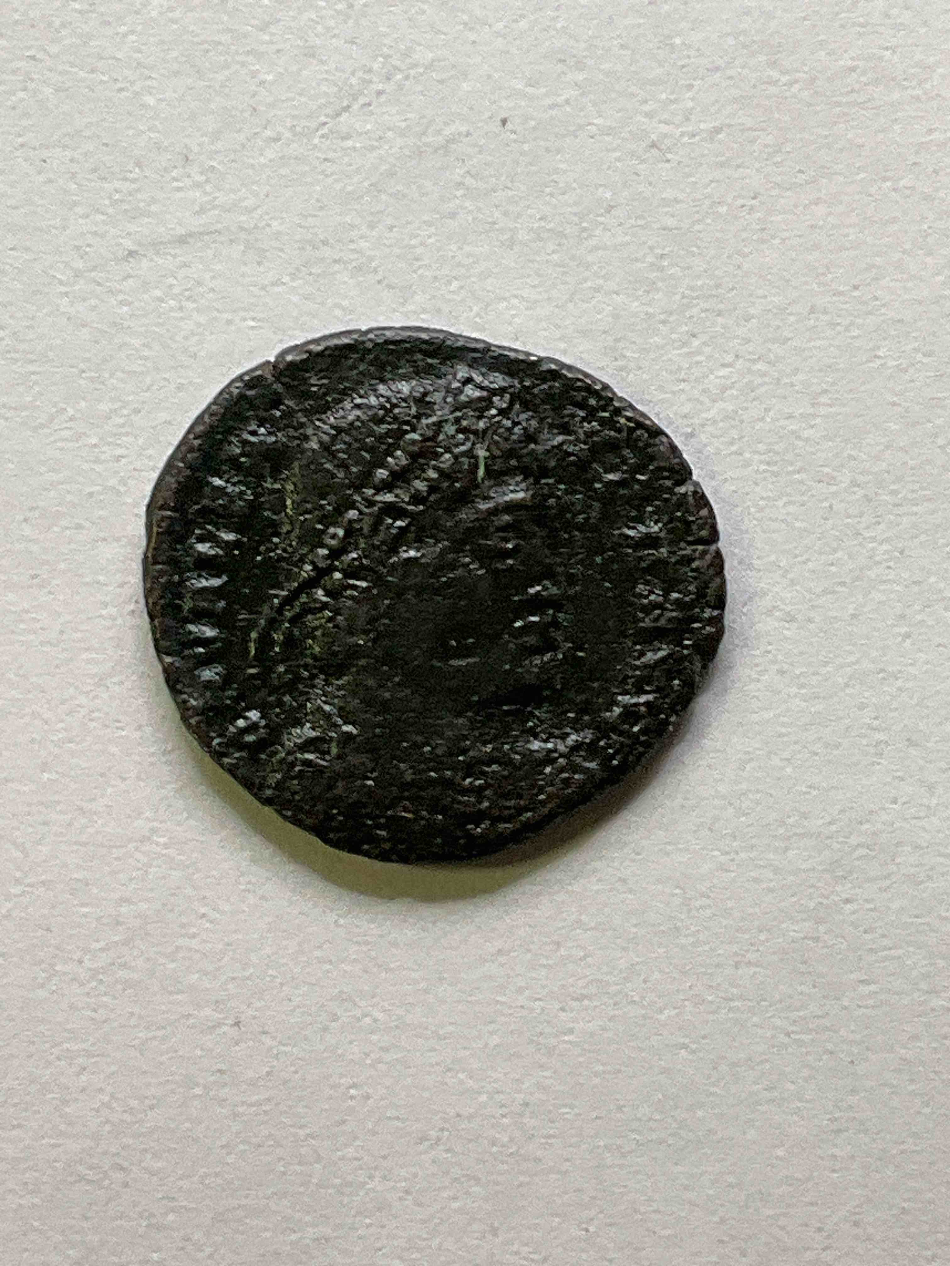 A.D. 364-378 Reign Of Valens, Ancient Roman Empire Authentic Bronze Coin With Great Details! Almost 1,700 Years Old! From The Reign Of Valens, Who Was Defeated & Killed By The Goths In 378. This Coin Is A Serious Piece Of History With Historical Significance!