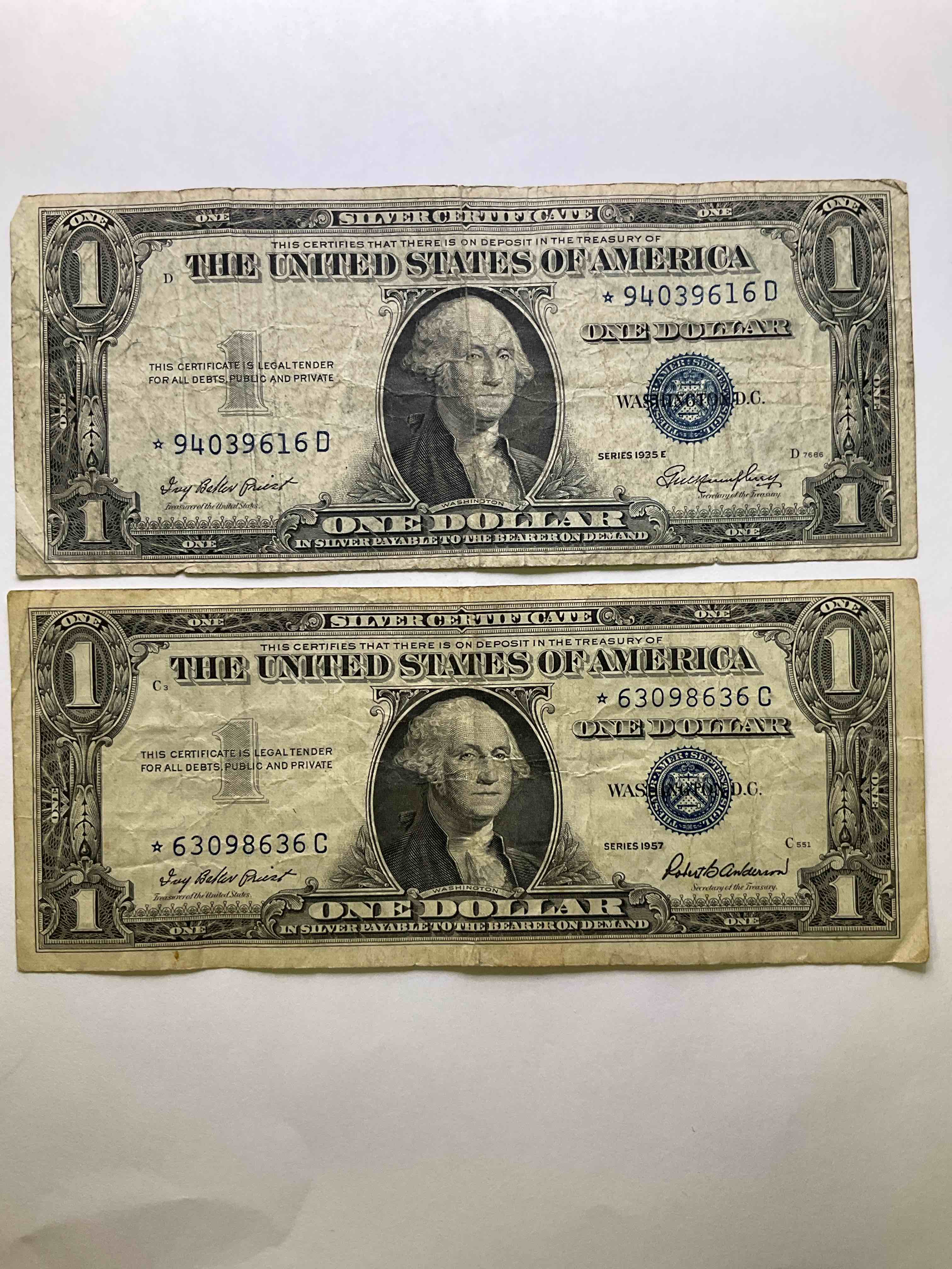 1957 & 1935 Silver Certificates! Did You Know That Prior To 1964 One Dollar U.S. Paper Money Was Actually Redeemable For Silver Dollars?! Wow How Times Have Changed! Silver Certificates Were Produced From 1878 To 1964 & Are Still Considered Legal Tender At Face Value. Here Are Gorgeous, Circulated 1957 7 1935 U.S. One Dollar Silver Certificates, With Highly Collectible "Blue Seal!" Own An Awesome Piece Of History!