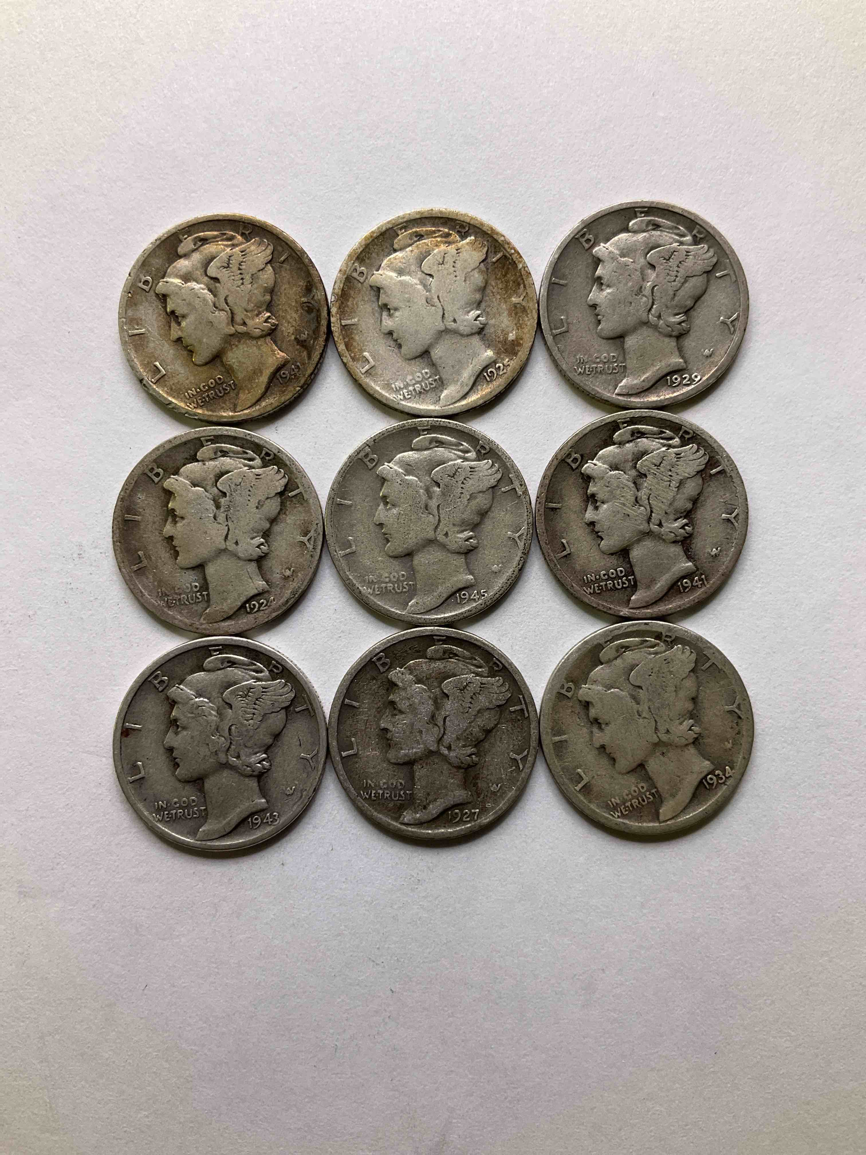 Antique U.S. Pure Fine Silver Mercury Dimes! Silver Mercury Dimes Were Minted From 1916-1945 & Have Become Serious Collector Items! Check Out These Awesome Examples, All In Nice, Circulated Condition With Visible Dates & Varying Years! Rare To Have Visible Dates! Makes For A Great Investment In Precious Metals, Mercury Dimes Are 90% Pure Fine Silver! They Don't Make Em' Like This Anymore! 