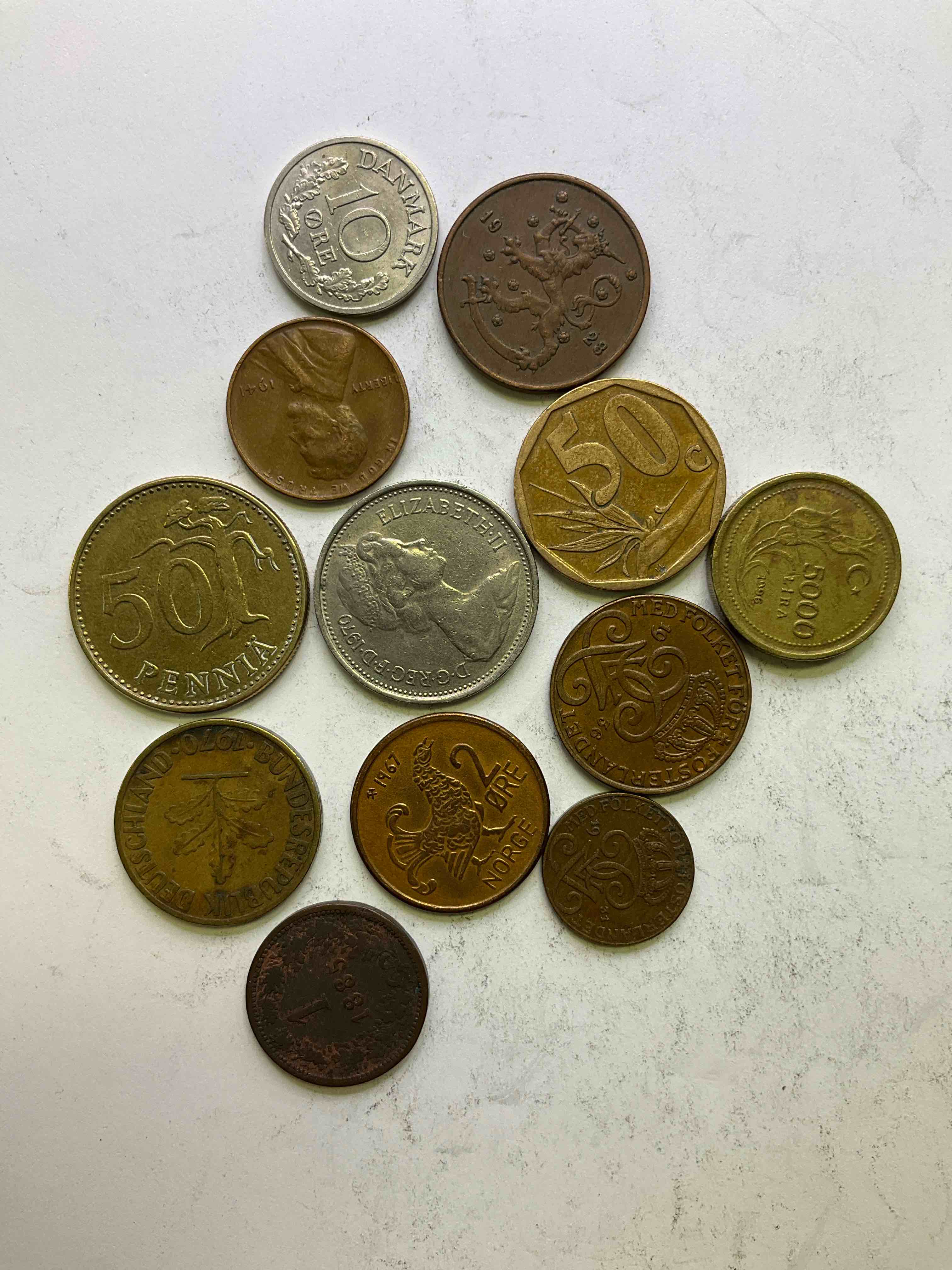 Very Old World Coins, Antique & Vintage! Each Lot Unique! Many Different Years, Countries, Sizes & Exotic Places. Includes Really Old Coins Such As 1885 Germany, 1923 England, 1928 Finland, 1931 Sweden & More! This Cool Collection Of Antique Coins From Around The World Is Loads Of Fun! Have Fun Identifying Each Coin & Country As A great Educational Tool! A Great Investment Too! 