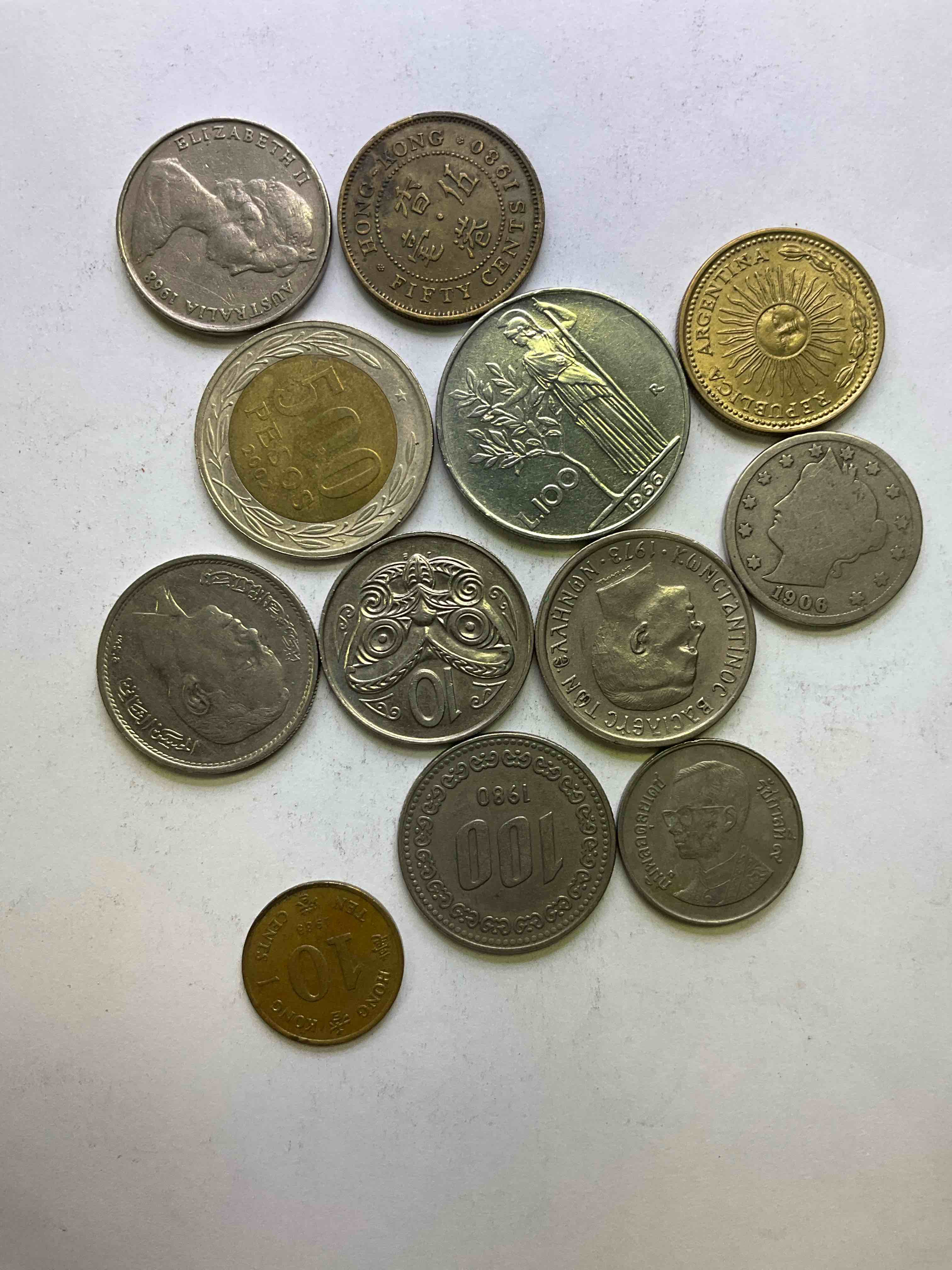 World Coins, Antique & Vintage! Each Lot Is Unique! Many Different Years, Countries, Sizes & Exotic Places. This Cool Collection Of Antique Coins From Around The World Is Loads Of Fun! Have Fun Identifying Each Coin & Country As A Great Educational Tool! A Great Investment Too!