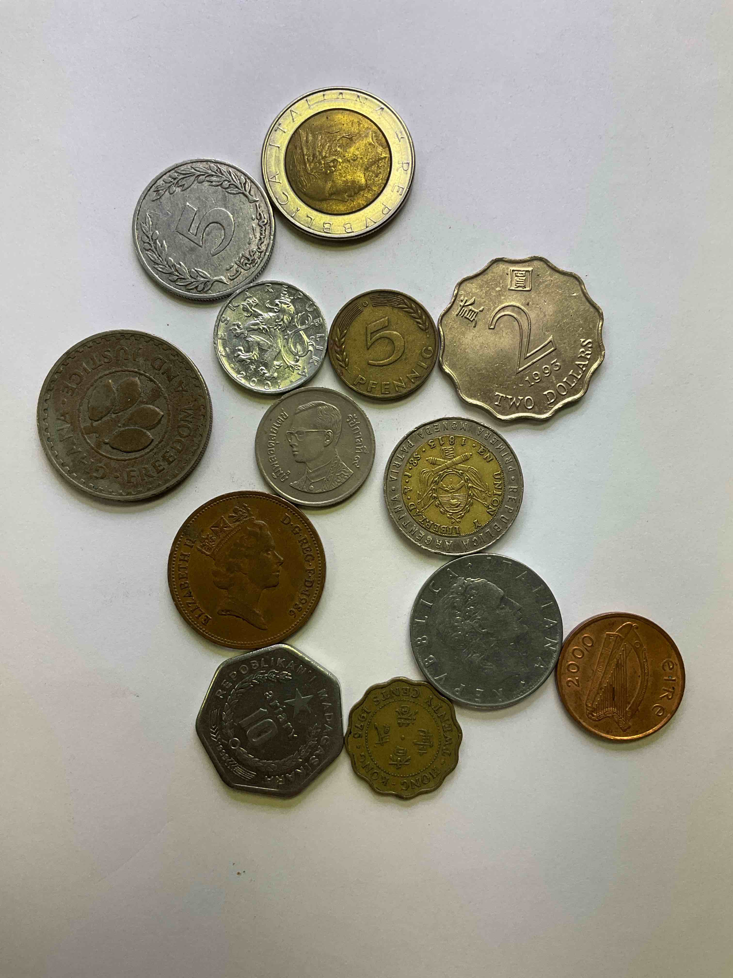 World Coins, Antique & Vintage! Each Lot Is Unique! Many Different Years, Countries, Sizes & Exotic Places. This Cool Collection Of Antique Coins From Around The World Is Loads Of Fun! Have Fun Identifying Each Coin & Country As A Great Educational Tool! A Great Investment Too!
