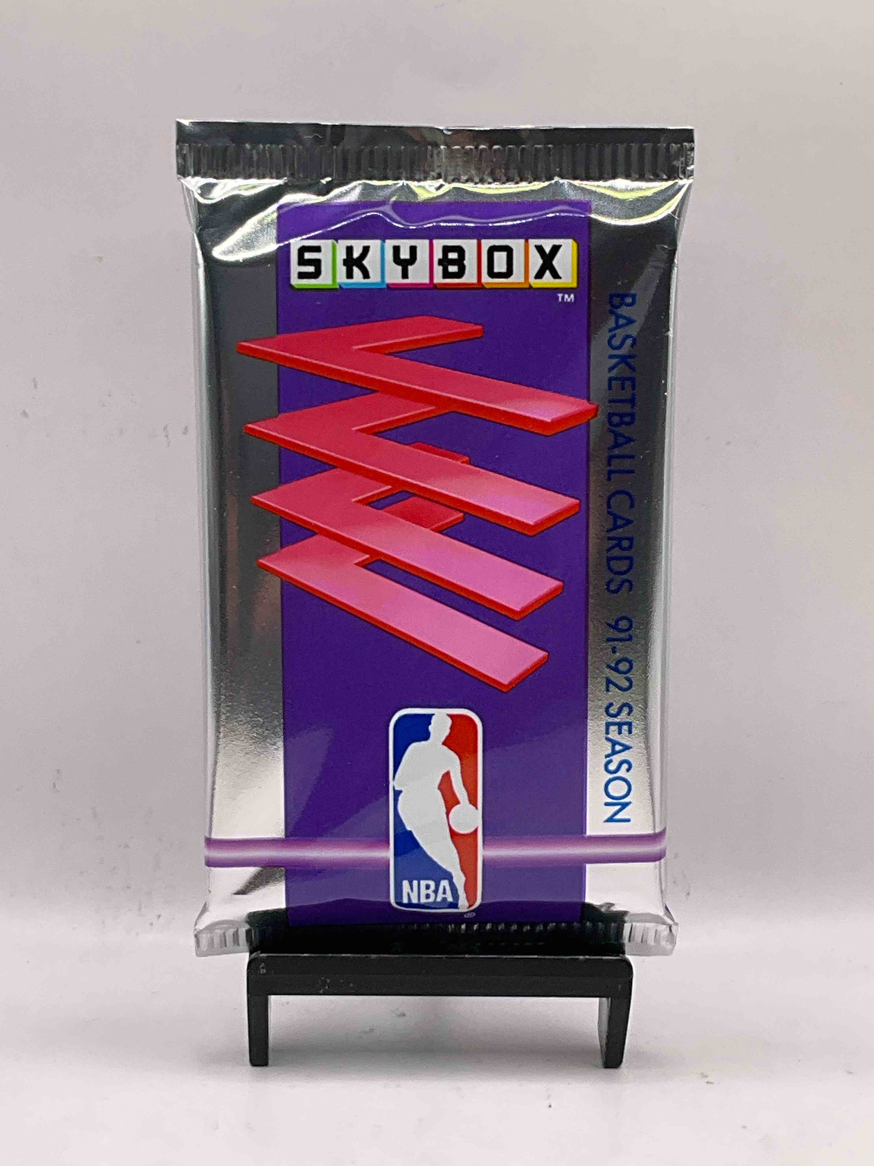 Basketball Wow! Rare 1991/92 NBA Skybox Sealed Sports Collectible Card Pack, Direct From Original Sealed Retail Case! So Many Awesome Cards To Search For Like Team USA Card (PSA 10 Value $500), #544 Team USA 1 Card (PSA 10 Value $300), Michael Jordan #39 (PSA 10 Value $150) & Too Many Other Great Cards To List! Hard To Find, Excellent Like-New Condition!