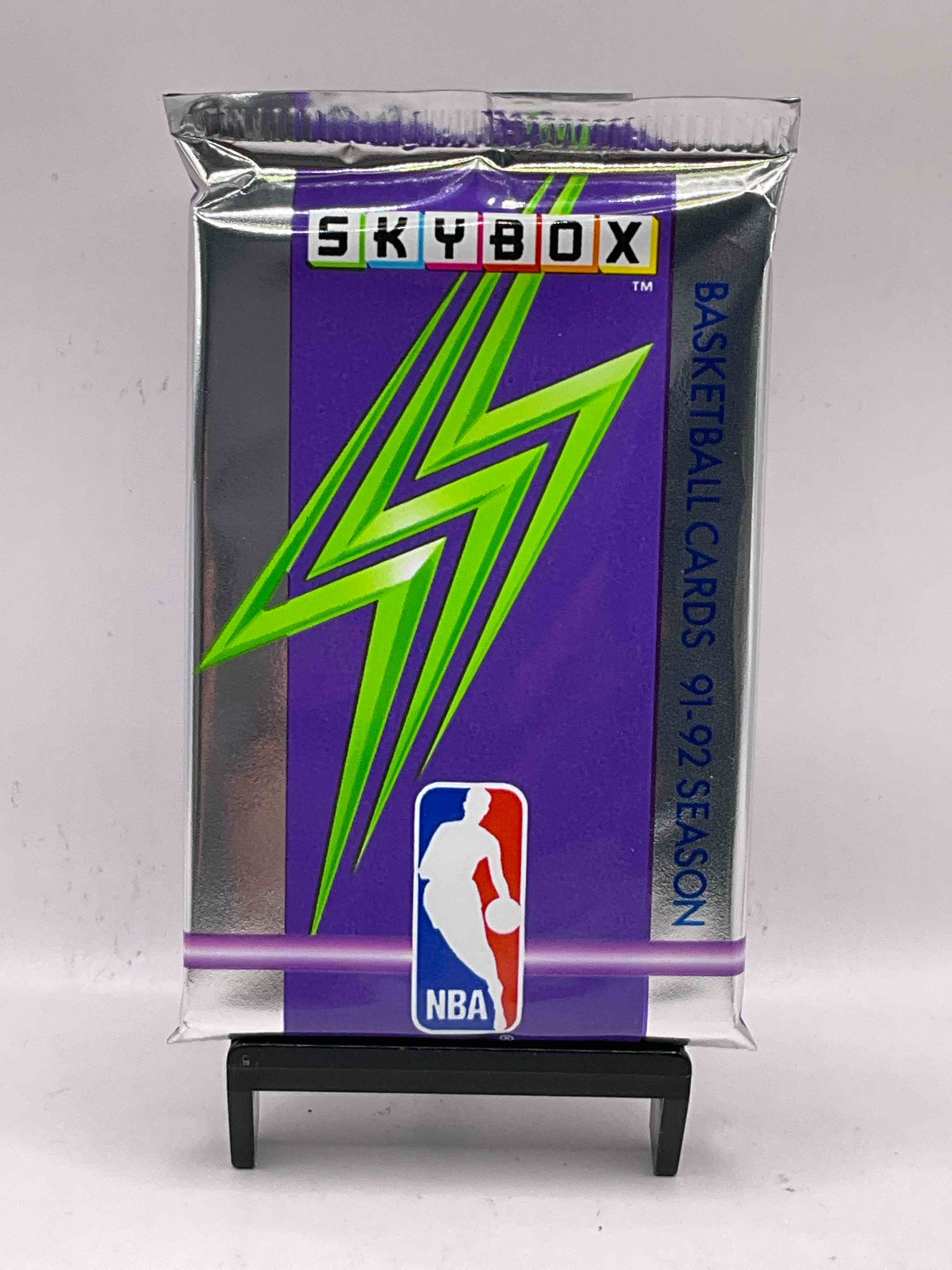 Basketball Wow! Rare 1991/92 NBA Skybox Sealed Card Pack, Direct From Original Sealed Retail Case! So Many Awesome Cards To Search For Like Team USA Card (PSA 10 Value $500), #544 Team USA 1 Card (PSA 10 Value $300), Michael Jordon #39 (PSA 10 Value $150) & Too Many Other Great Cards To List! Hard To Find, Excellent Like-New Condition!
