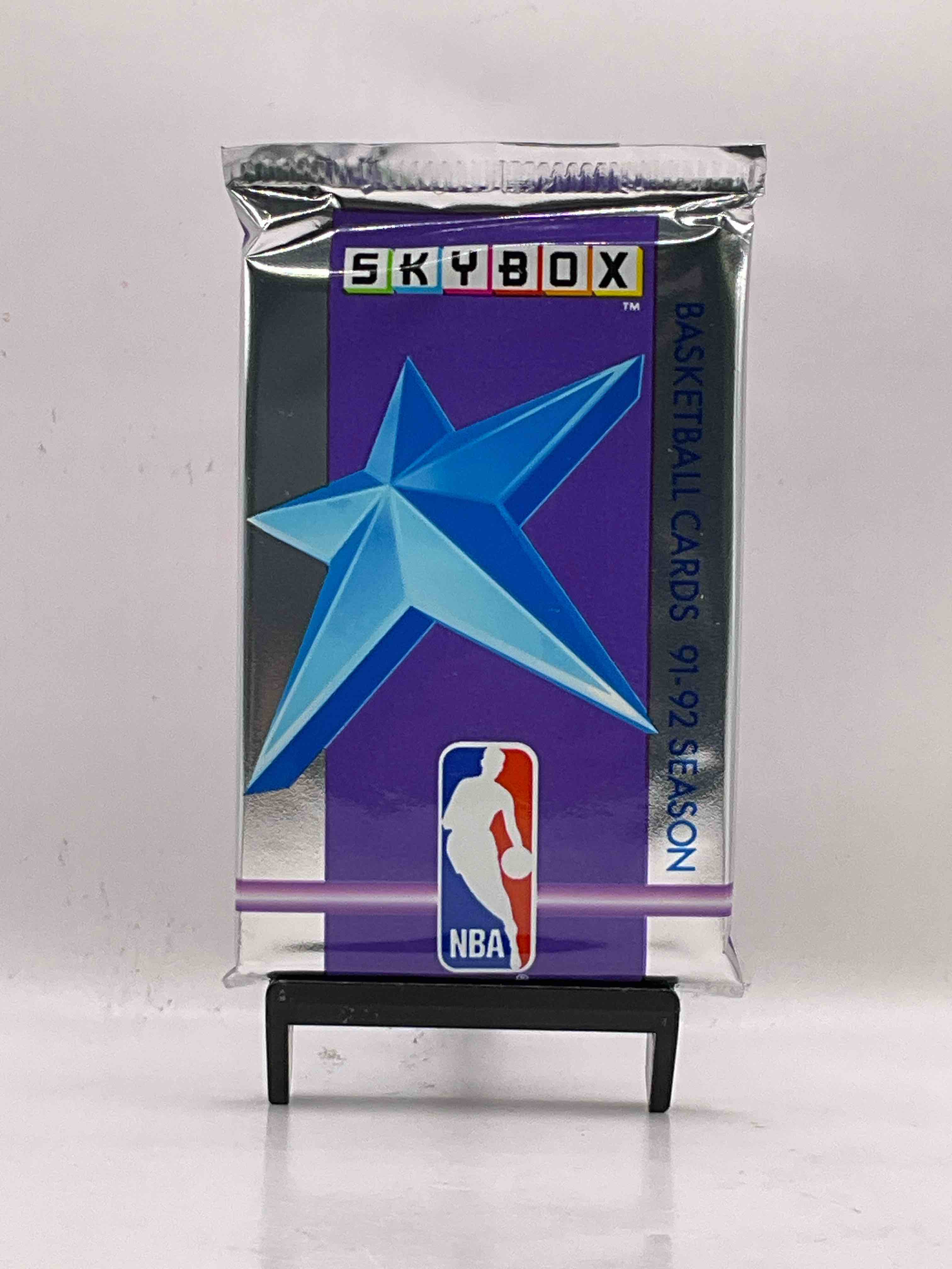 Basketball Wow! Rare 1991/92 NBA Skybox Sealed Sports Collectible Card Pack, Direct From Original Sealed Retail Case! So Many Awesome Cards To Search For Like Team USA Card (PSA 10 Value $500), #544 Team USA 1 Card (PSA 10 Value $300), Michael Jordan #39 (PSA 10 Value $150) & Too Many Other Great Cards To List! Hard To Find, Excellent Like-New Condition!