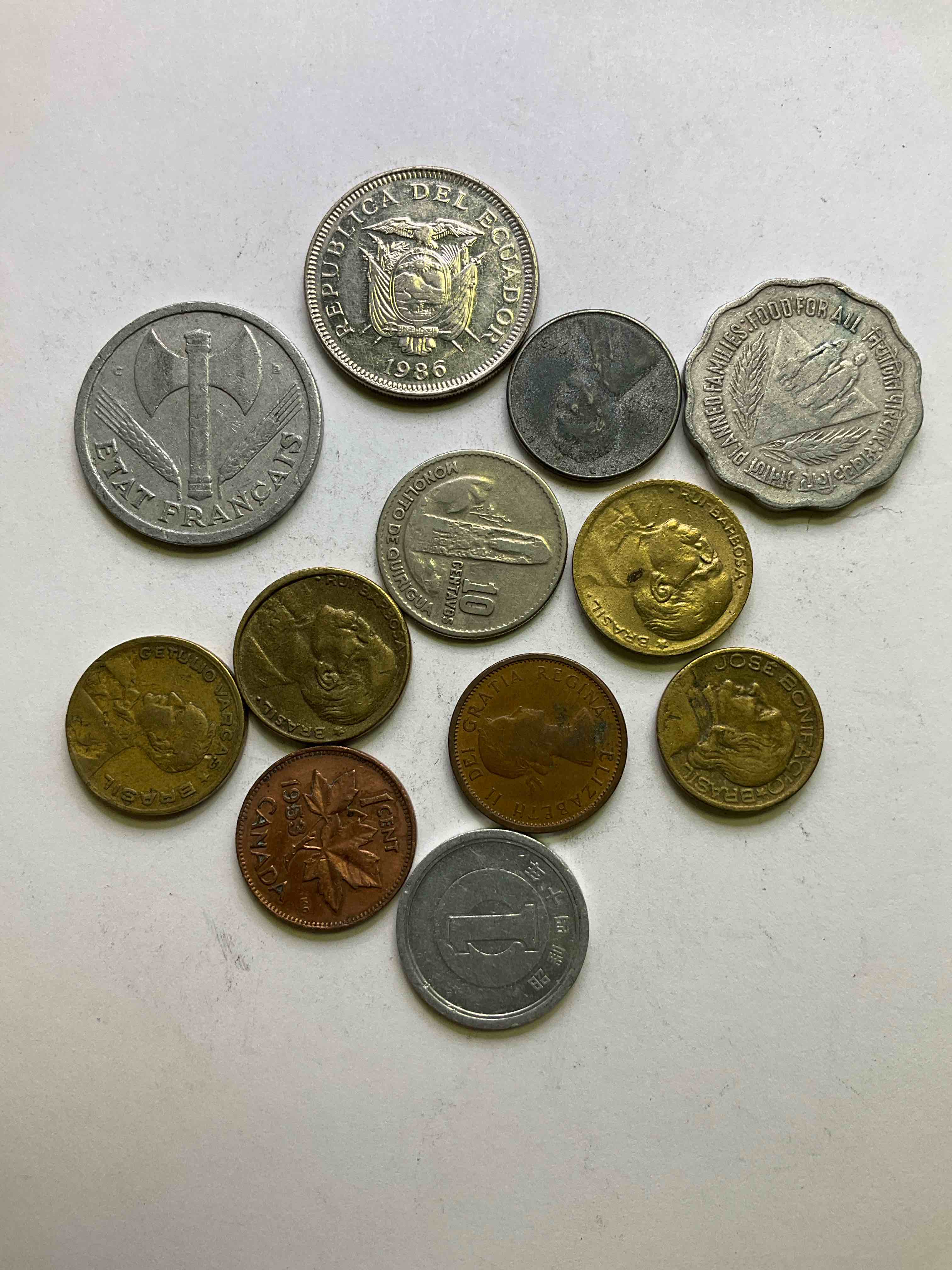 World Coins, Antique & Vintage! Each Lot Is Unique! Many Different Years, Countries, Sizes & Exotic Places. This Cool Collection Of Antique Coins From Around The World Is Loads Of Fun! Have Fun Identifying Each Coin & Country As A Great Educational Tool! A Great Investment Too!