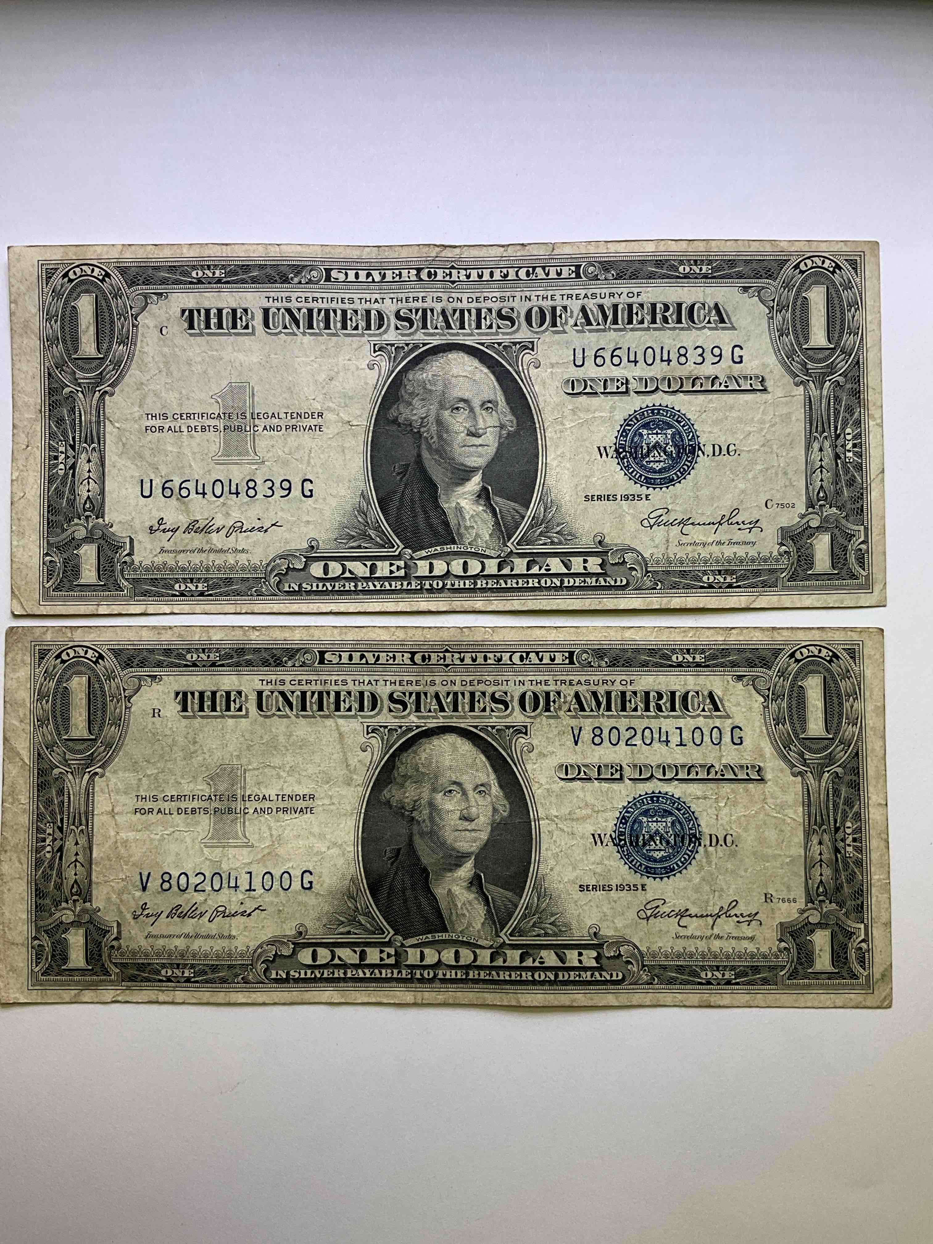 1935 Silver Certificates! Did You Know That Prior To 1964 One Dollar U.S. Paper Money Was Actually Redeemable For Silver Dollars?! Wow How Times Have Changed! Silver Certificates Were Produced From 1878 To 1964 & Are Still Considered Legal Tender At Face Value. Here Is A Gorgeous, Circulated 1935 U.S. One Dollar Silver Certificate, With Highly Collectible "Blue Seal!" Own An Awesome Piece Of History!
