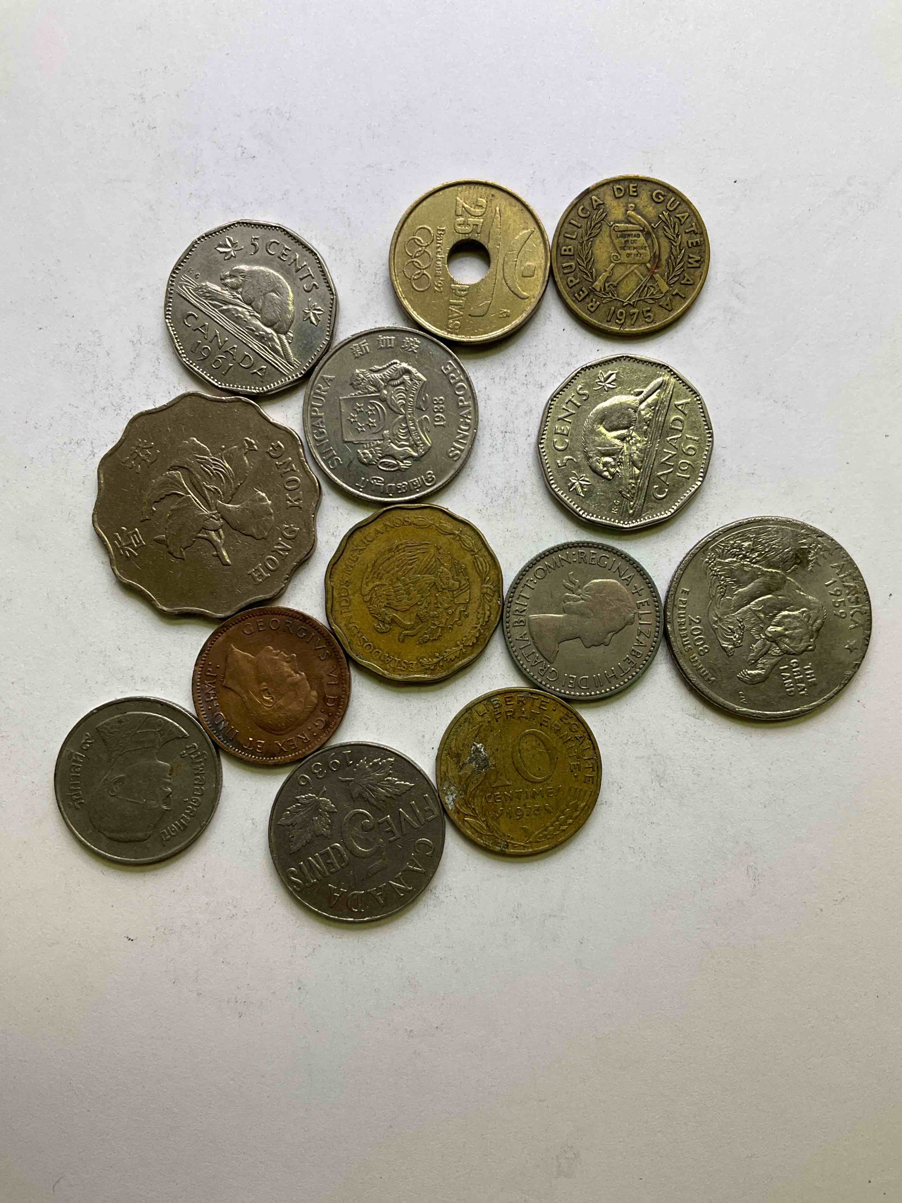 World Coins, Antique & Vintage! Each Lot Is Unique! Many Different Years, Countries, Sizes & Exotic Places. This Cool Collection Of Antique Coins From Around The World Is Loads Of Fun! Have Fun Identifying Each Coin & Country As A Great Educational Tool! A Great Investment Too!