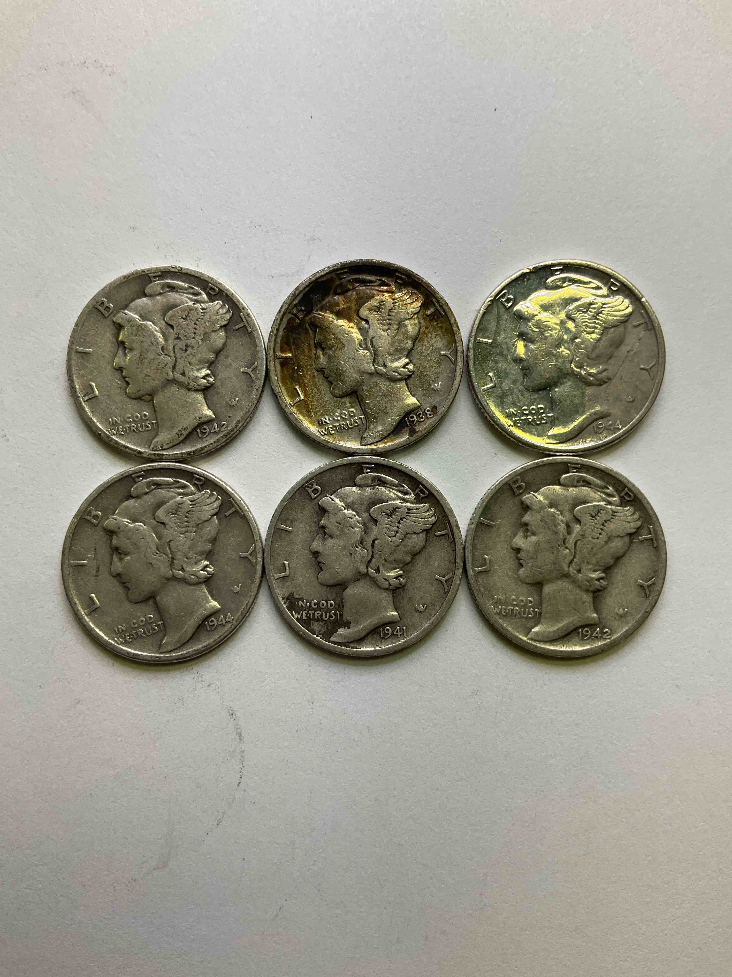 Antique U.S. Pure Fine Silver Mercury Dimes! Silver Mercury Dimes Were Minted From 1916-1945 & Have Become Serious Collector Items! Check Out These Awesome Examples, All In Nice, Circulated Condition With Visible Dates & Varying Years! Rare To Have Visible Dates! Makes For A Great Investment In Precious Metals, Mercury Dimes Are 90% Pure Fine Silver! They Don't Make Em' Like This Anymore!