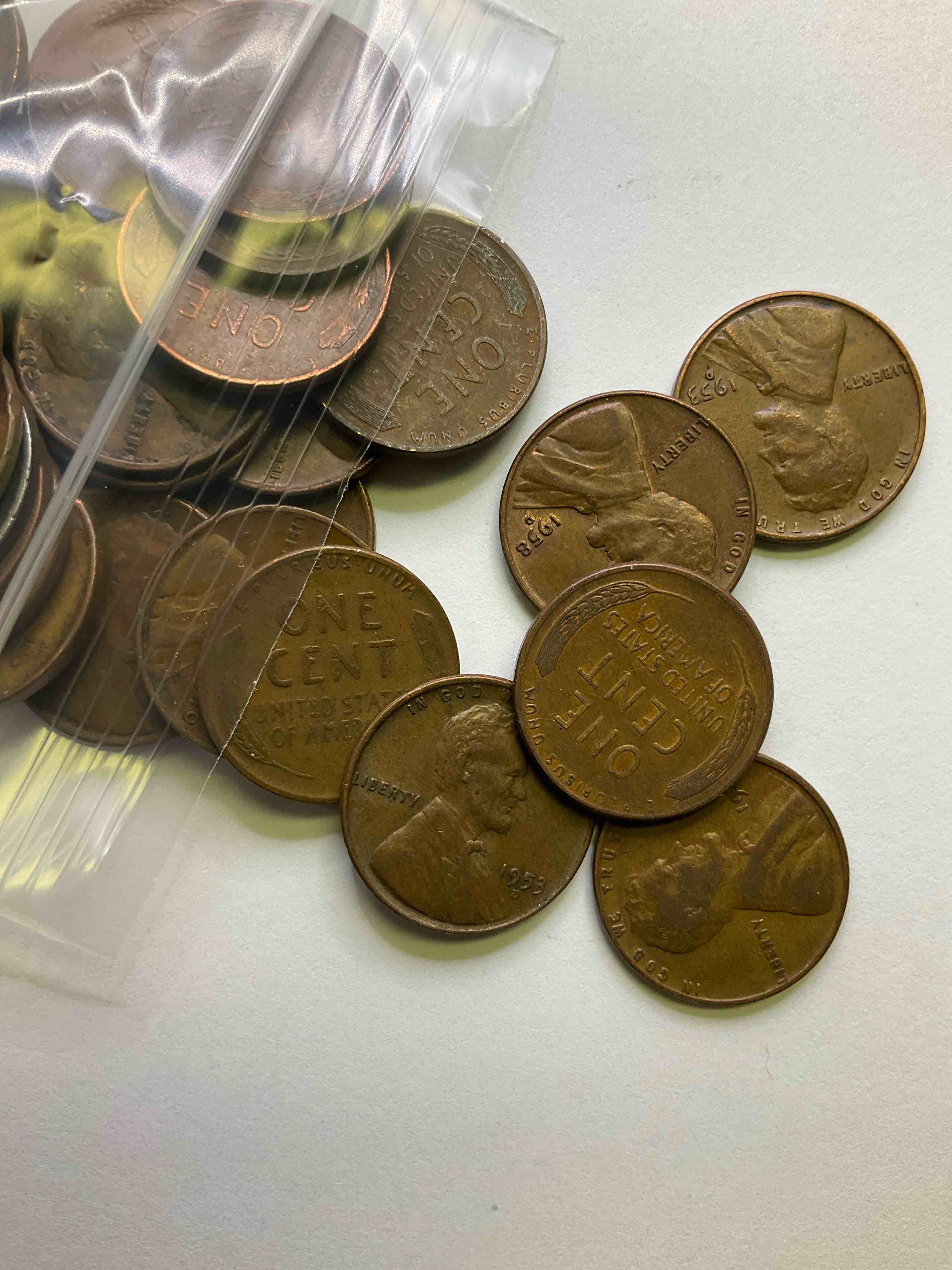 Antique Wheat Pennies 50 Count Un-Searched Lot! Wheat Pennies Were Minted From 1909-1958 Originally Replacing The Indian Head Penny. There Are Many, Many Interesting & Valuable Years / Mint Marks In Wheat Pennies, Win This Lot & Have Fun Searching To See What You Get! A Great Way To Start Collecting Antique Coins!
