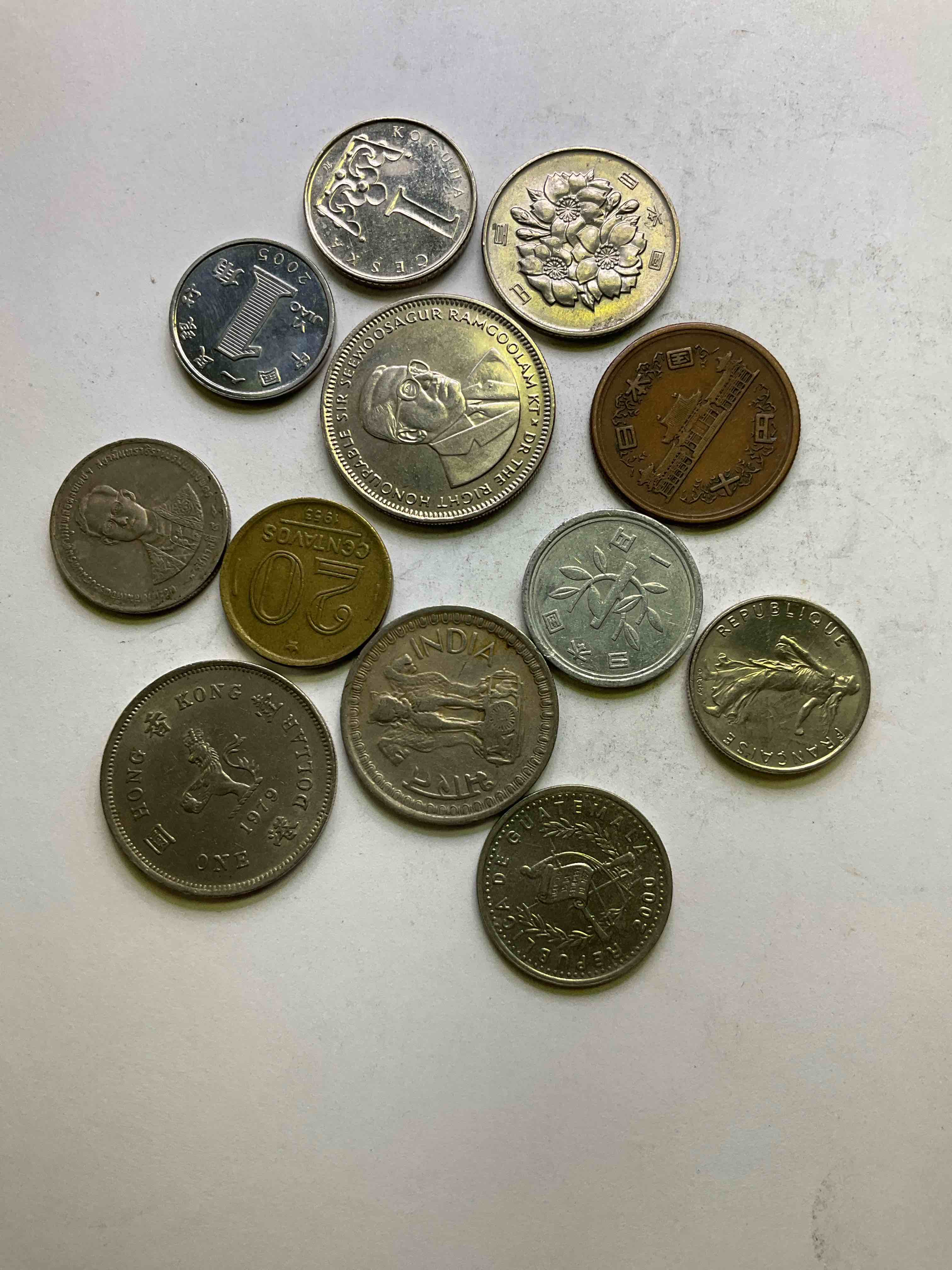 World Coins, Antique & Vintage! Each Lot Is Unique! Many Different Years, Countries, Sizes & Exotic Places. This Cool Collection Of Antique Coins From Around The World Is Loads Of Fun! Have Fun Identifying Each Coin & Country As A Great Educational Tool! A Great Investment Too!