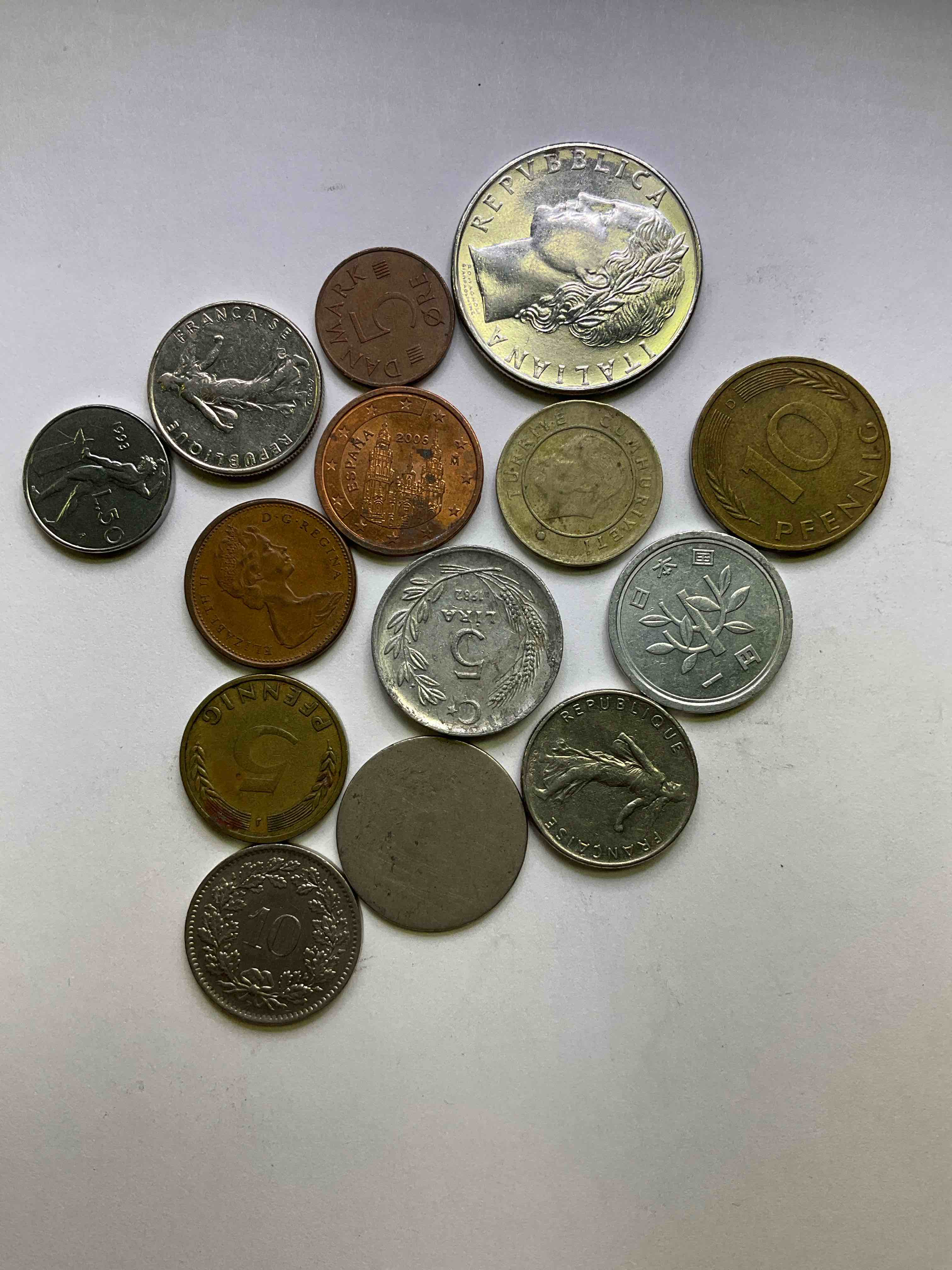 World Coins, Antique & Vintage! Each Lot Is Unique! Many Different Years, Countries, Sizes & Exotic Places. This Cool Collection Of Antique Coins From Around The World Is Loads Of Fun! Have Fun Identifying Each Coin & Country As A Great Educational Tool! A Great Investment Too!