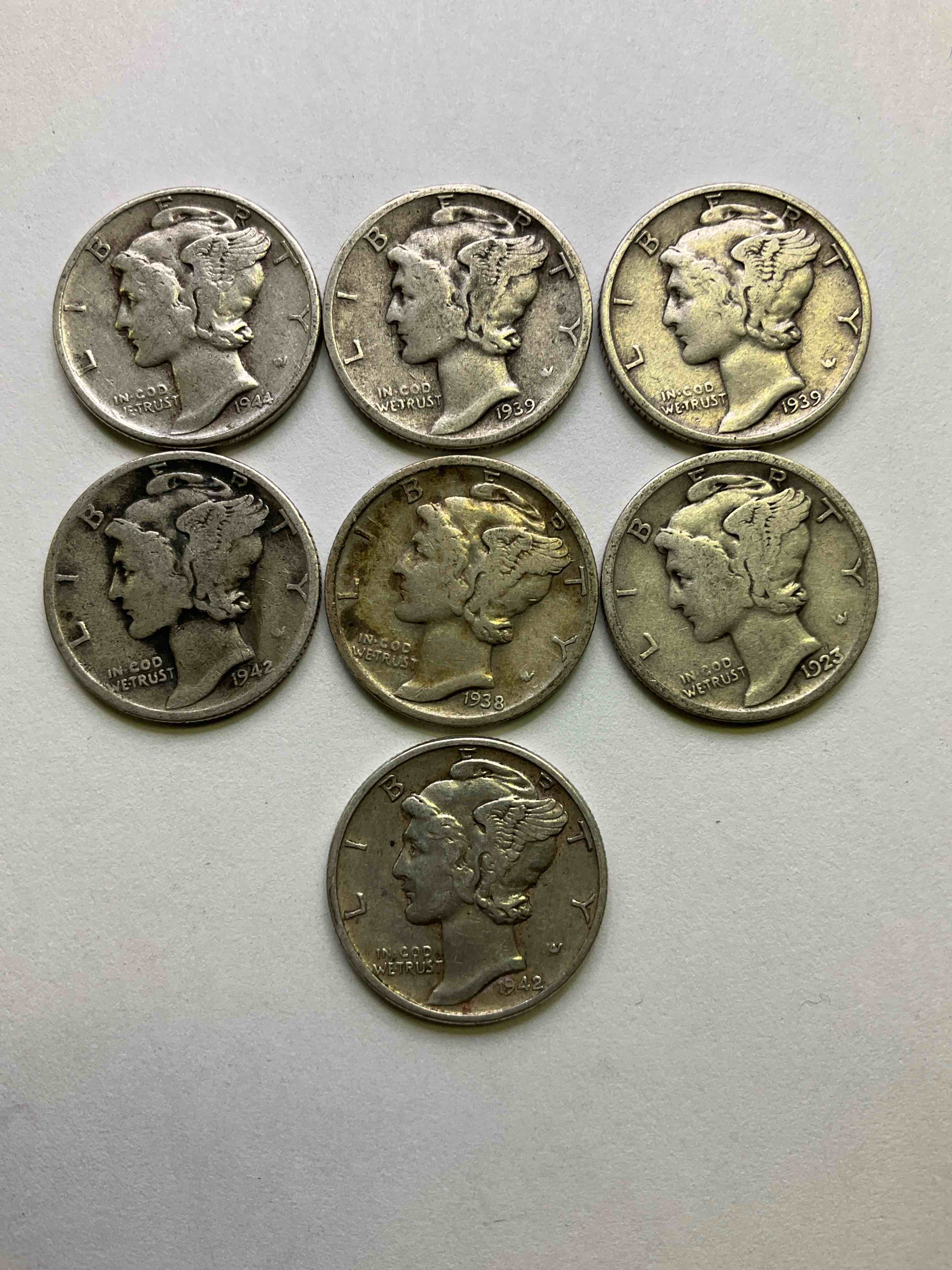 Antique U.S. Pure Fine Silver Mercury Dimes! Silver Mercury Dimes Were Minted From 1916-1945 & Have Become Serious Collector Items! Check Out These Awesome Examples, All In Nice, Circulated Condition With Visible Dates & Varying Years! Rare To Have Visible Dates! Makes For A Great Investment In Precious Metals, Mercury Dimes Are 90% Pure Fine Silver! They Don't Make Em' Like This Anymore!